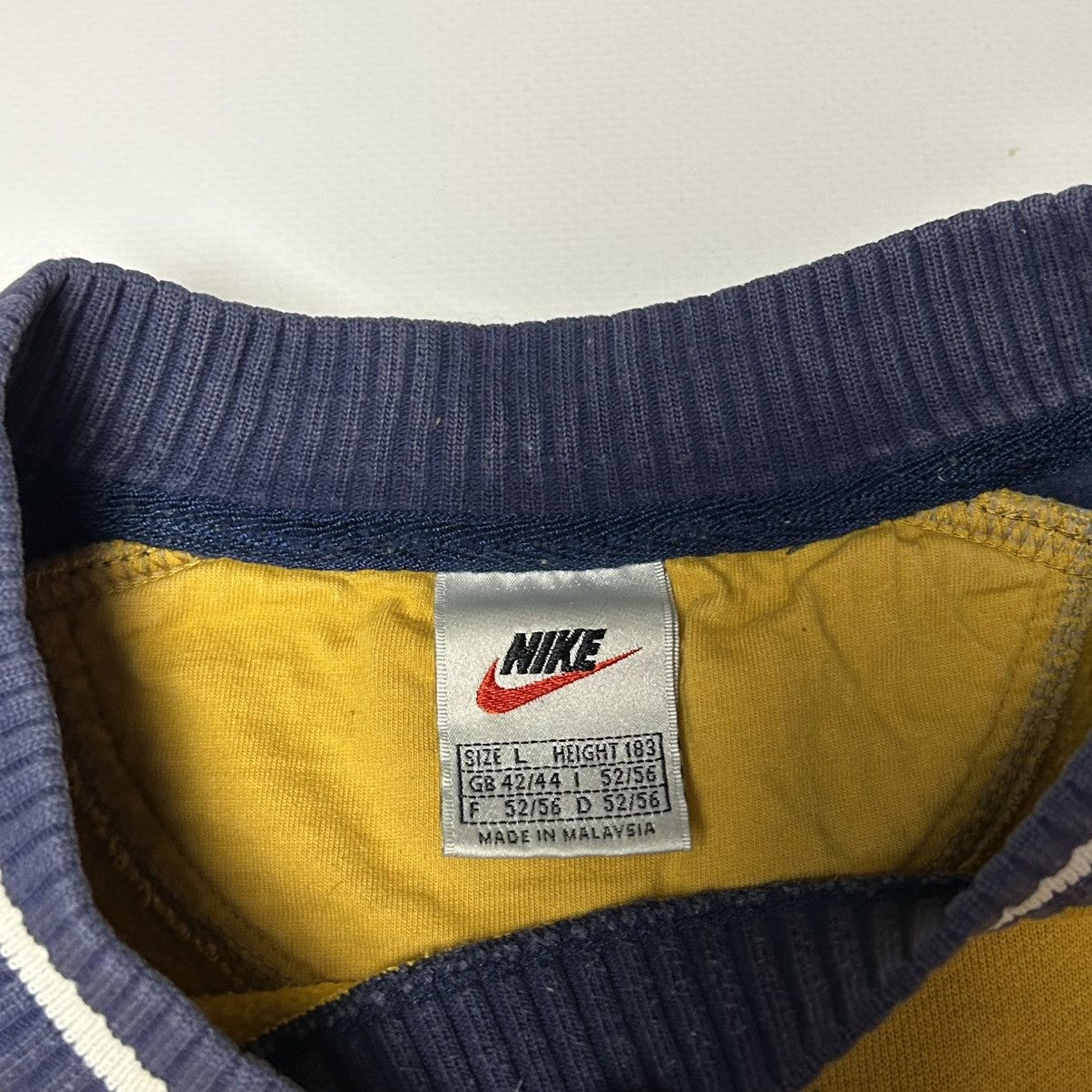 Nike Vintage Nike 90’s Sweatshirt Y2K Big Logo Swoosh RARE Size US L / EU 52-54 / 3 - 5 Thumbnail
