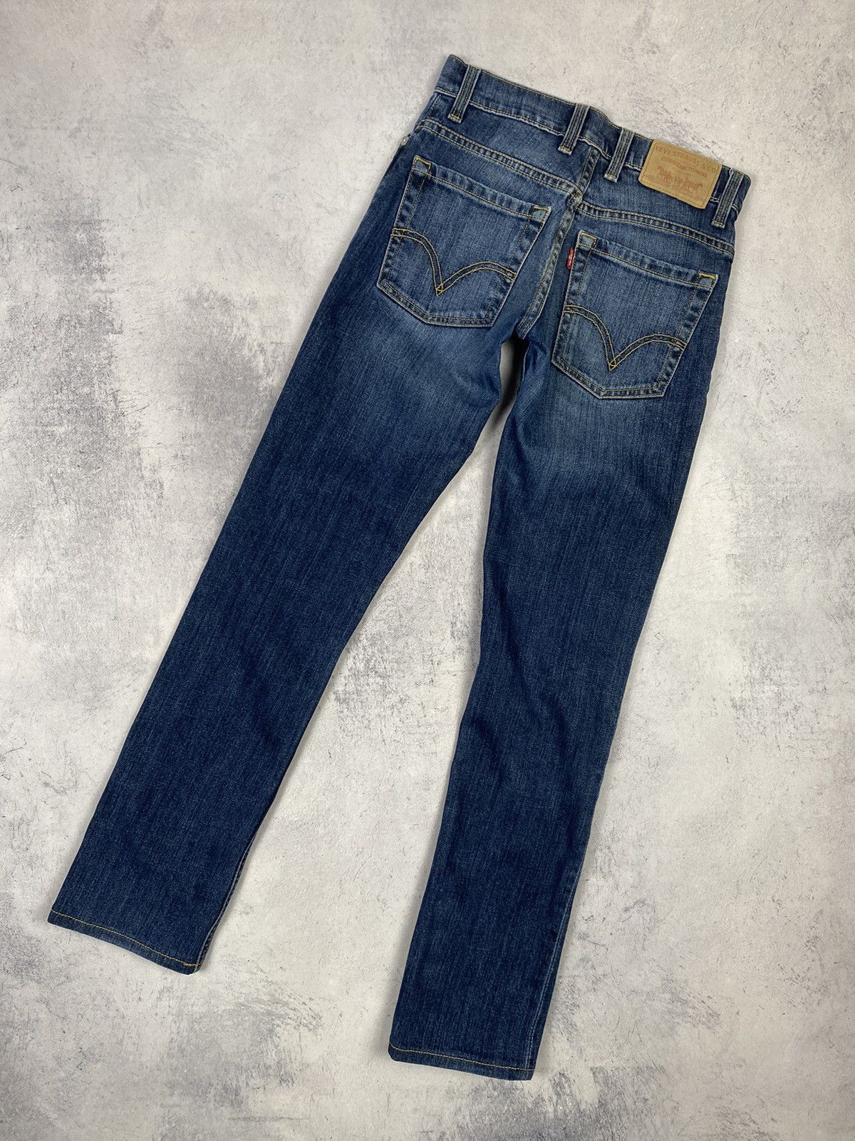 Levi's × Vintage Vintage 00s Levis Dark Blue Wash Denim Jeans y2k Size 25" / US 0 / IT 36 - 1 Thumbnail