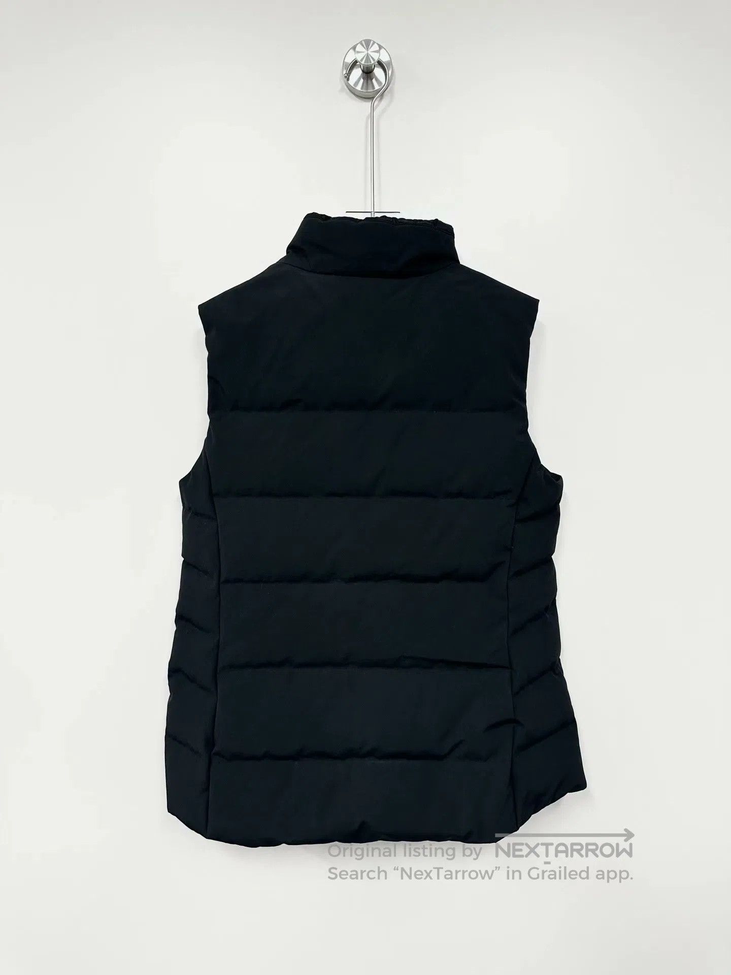 Canada Goose Canada Goose Black down jacket with a logo on the chest| Size US S / EU 44-46 / 1 - 2 Thumbnail