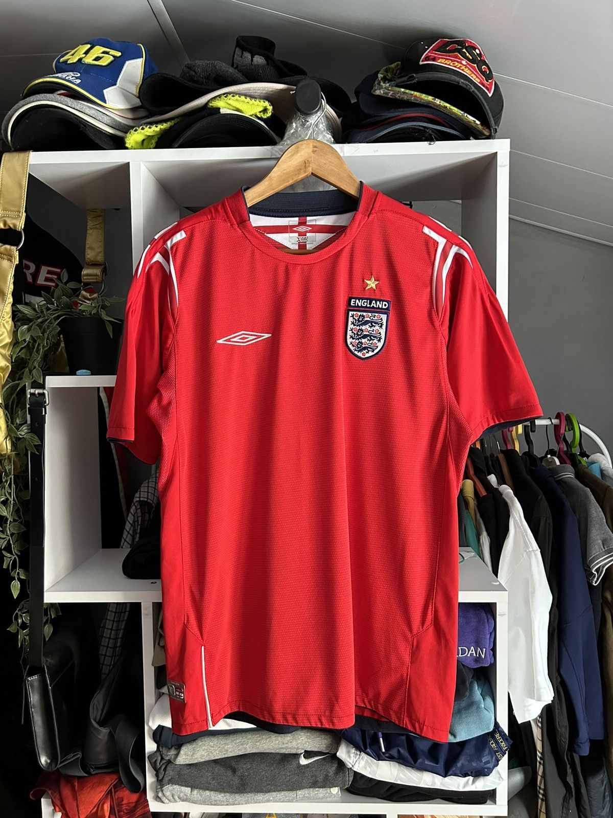 Other England 2004/06 home umbro soccer jersey shirt Size US M / EU 48-50 / 2 - 1 Thumbnail