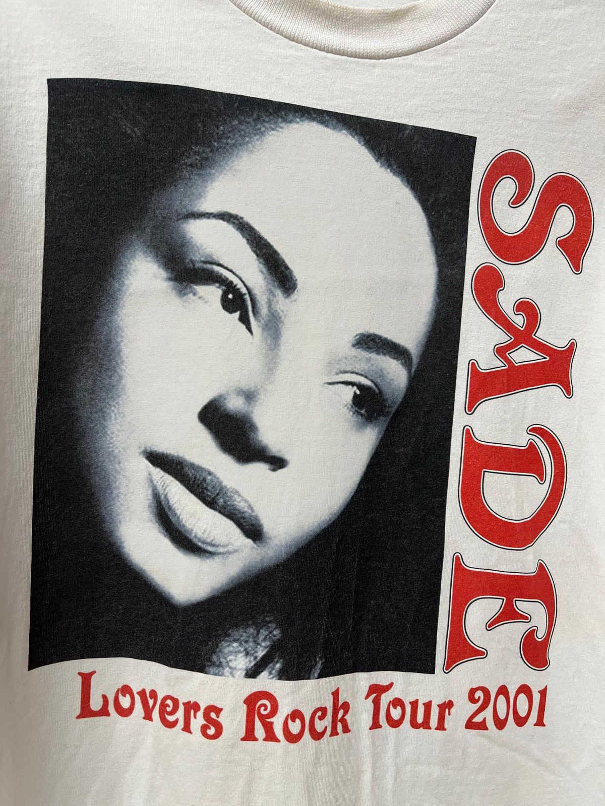 Band Tees 🚀Rare 🚀Vtg Sade Tour 2001 Tshirt Size US L / EU 52-54 / 3 - 3 Thumbnail