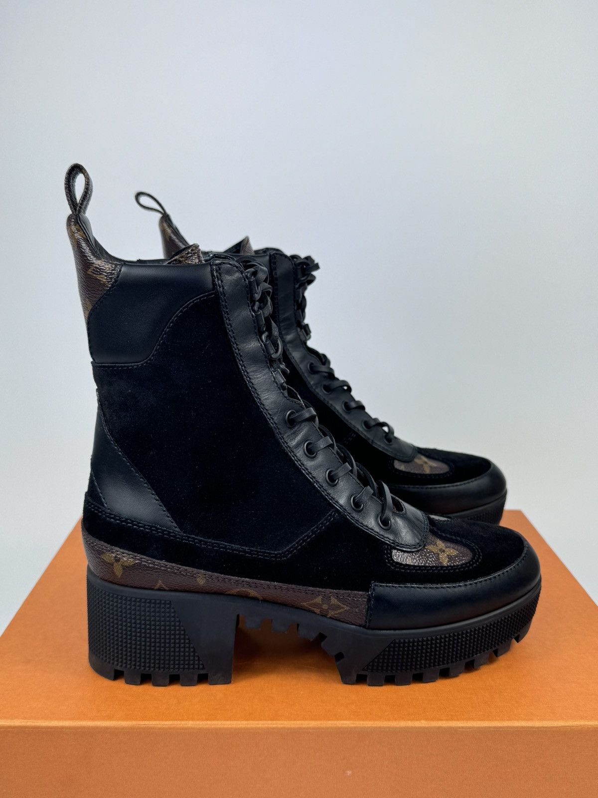 Louis Vuitton Laureate Desert Boot Size US 7 / IT 37 - 1 Thumbnail