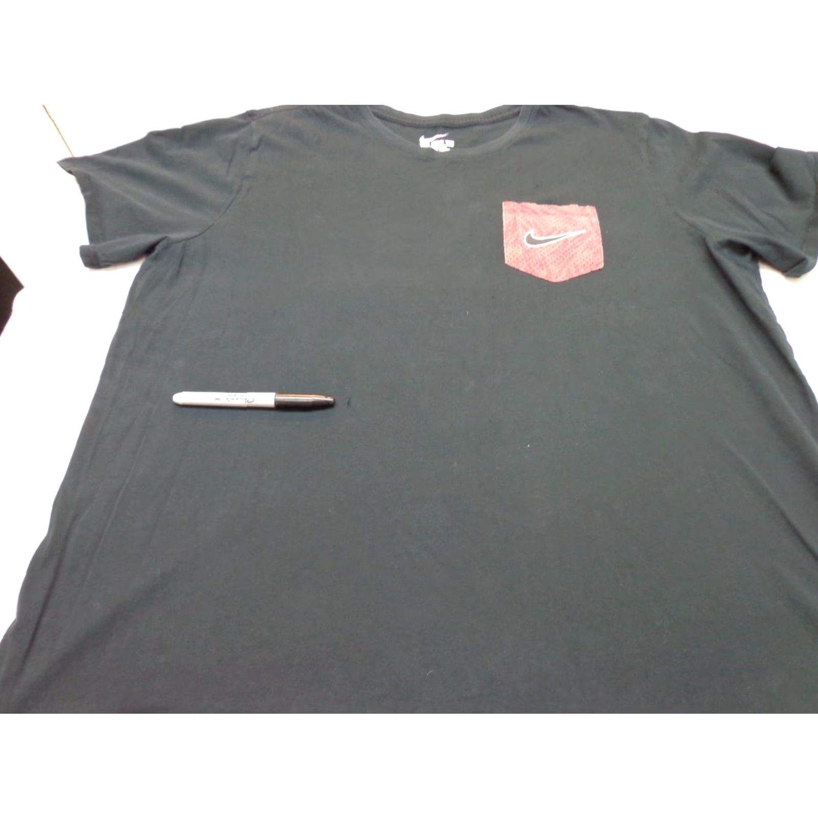 Nike Nike Black T Shirt - Pocket 2XL Men Short Sleeve Athletic Cut Laser Focused on Pockets Size US XXL / EU 58 / 5 - 5 Thumbnail