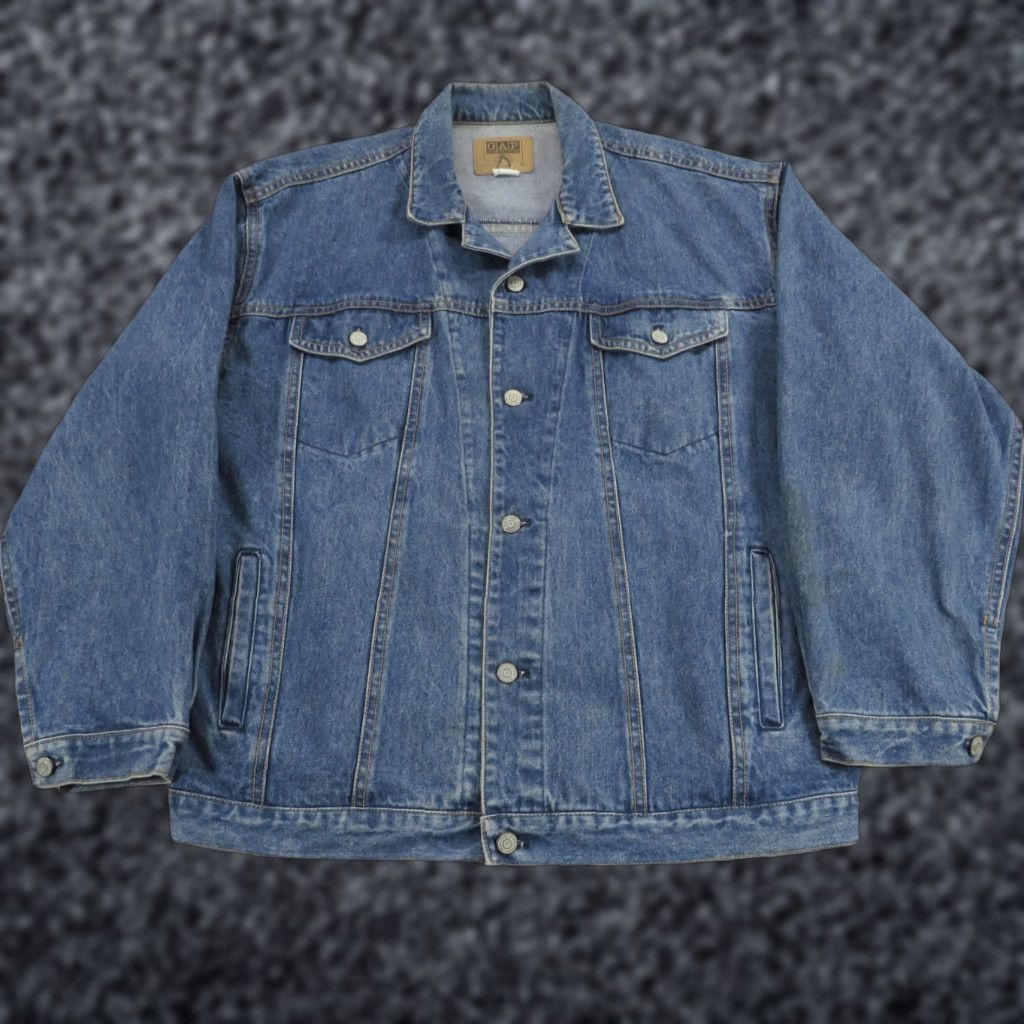 VINTAGE Gap Jacket Mens M Denim Trucker Workwear Made in USA 80s 90s Biker Style Distressed Short.