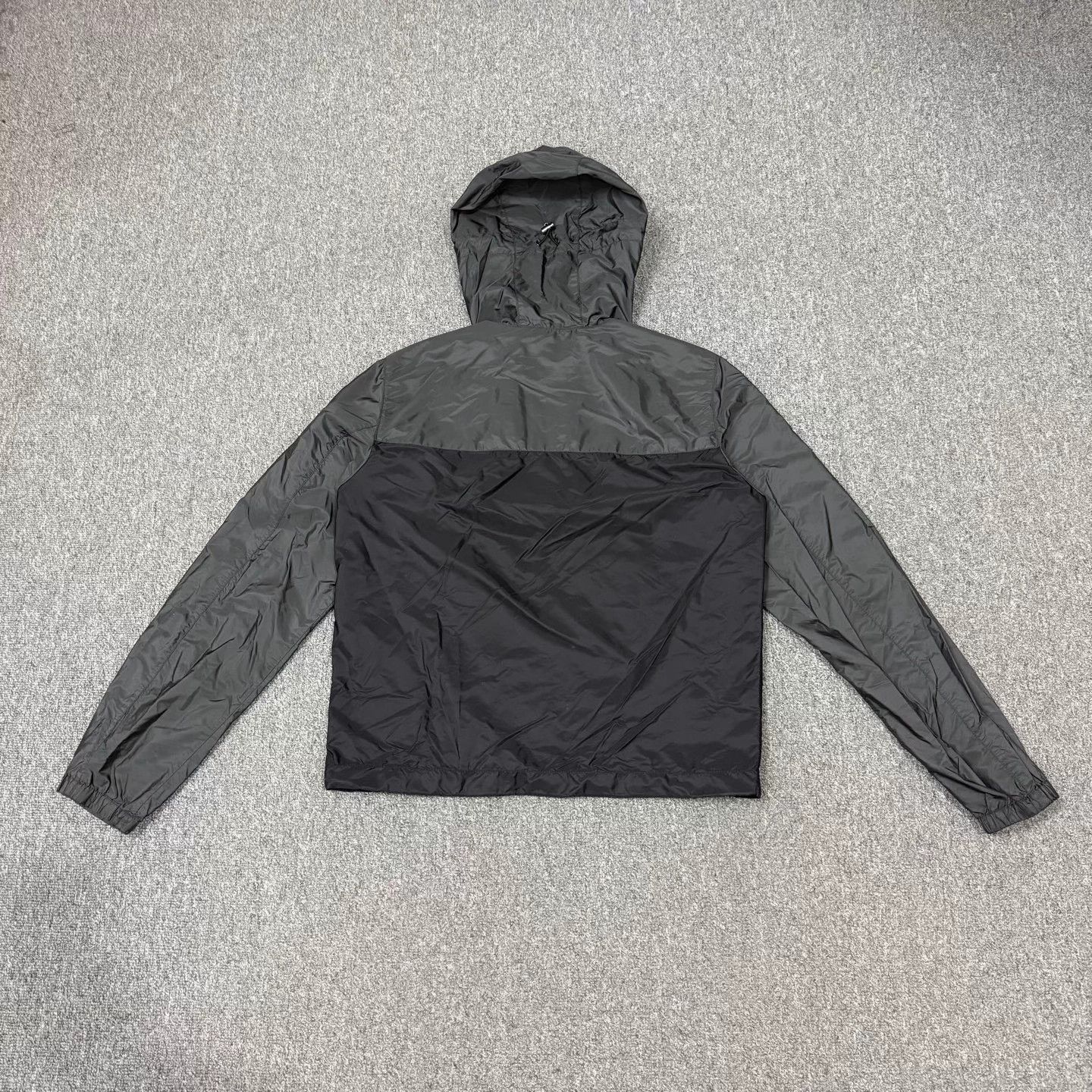 Prada Prada black gray colorblocked triangle logo nylon jkt 46 Size XL / US 12-14 / IT 48-50 - 2 Thumbnail