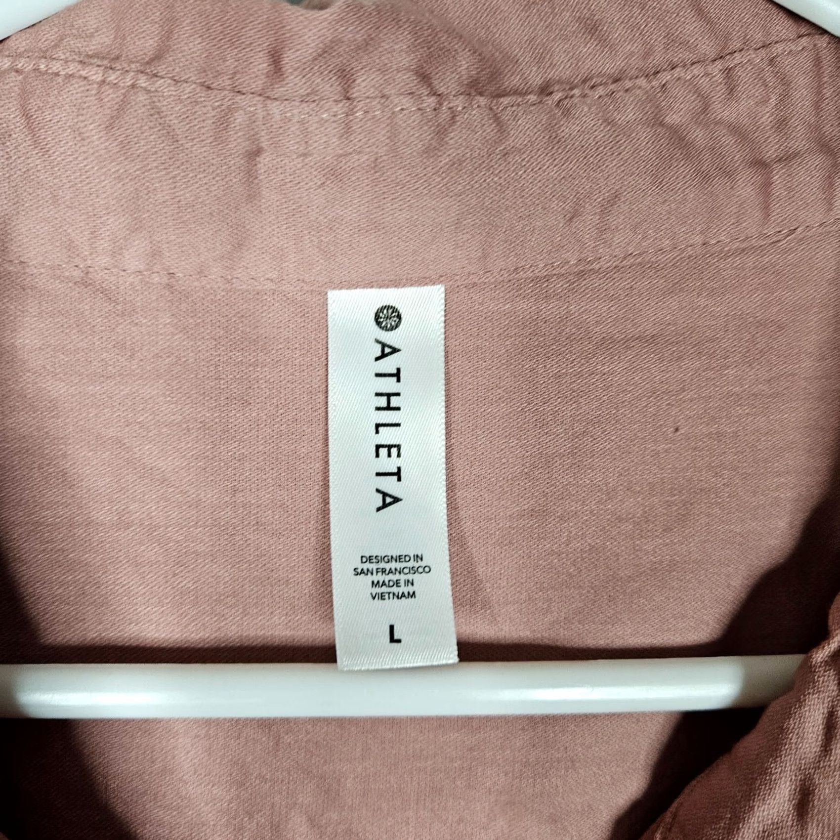 Athleta Athleta Button-Up Shirt Women’s Organic Cotton Light Pink Short Sleeve Size L Color Pink Regular Fit Casual Travel Shirt Womens L Size L / US 10 / IT 46 - 5 Thumbnail