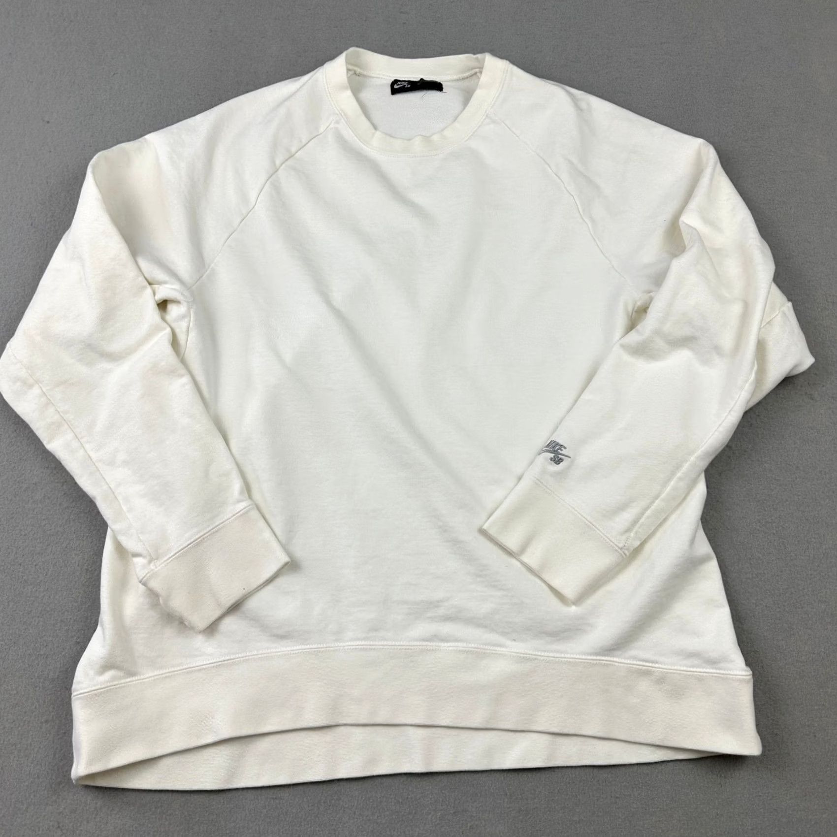 Nike Nike SB Sweatshirt Men 2XL Ivory Solid Crew Pullover Swoosh Graphic Print Skateboarding Winter Fall Spring Summer Men Size US XXL / EU 58 / 5 - 2 Thumbnail