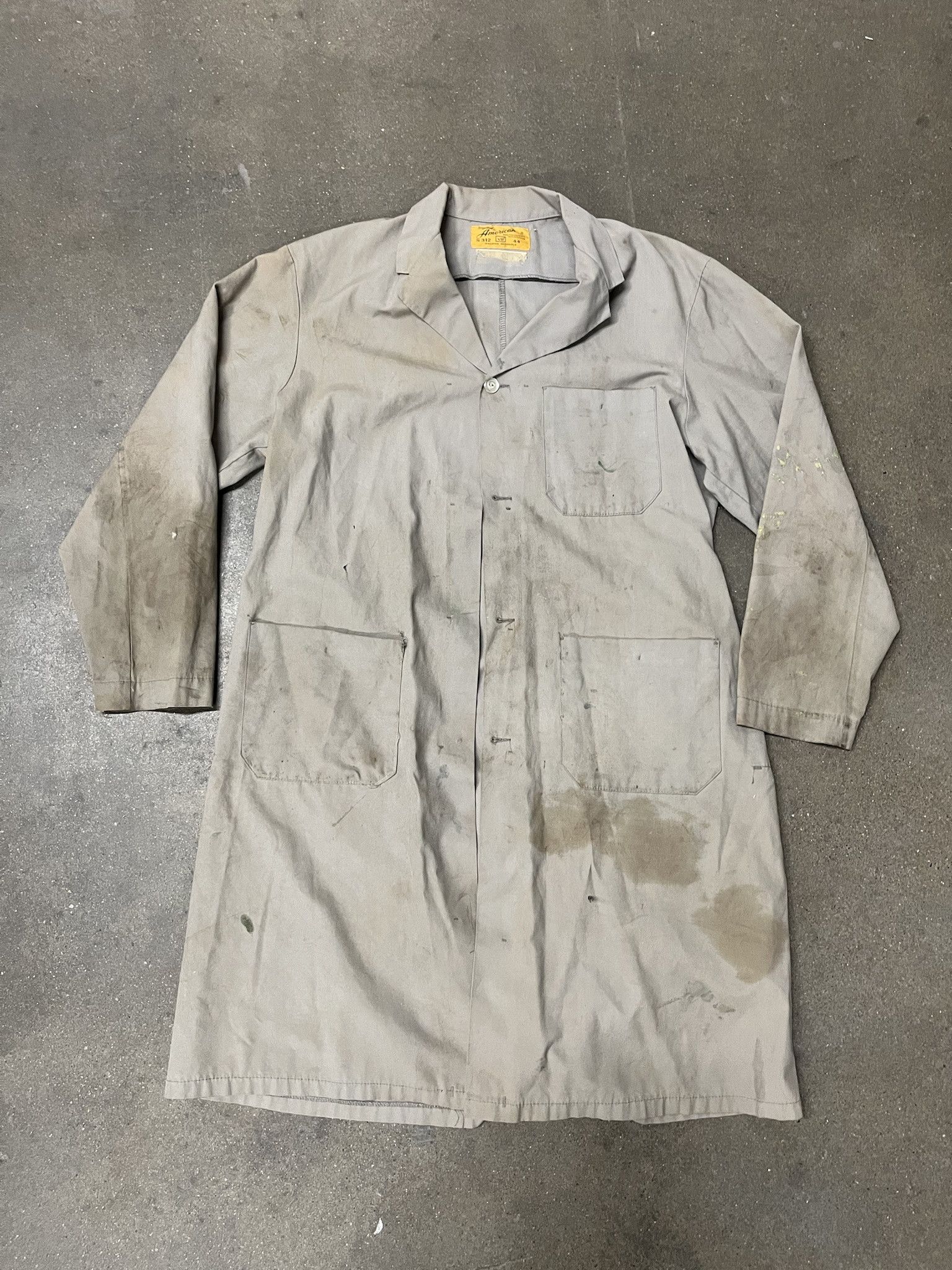 Vintage 1960s Distressed Lab Coat Workwear Factory Trench Coat Size 44