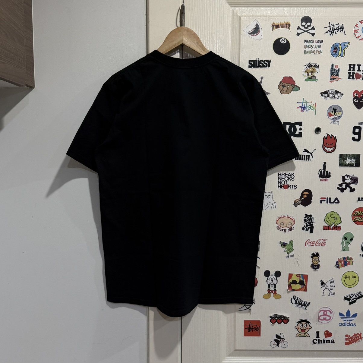 Supreme FW17 Supreme Kiss Tee Size US M / EU 48-50 / 2 - 5 Thumbnail