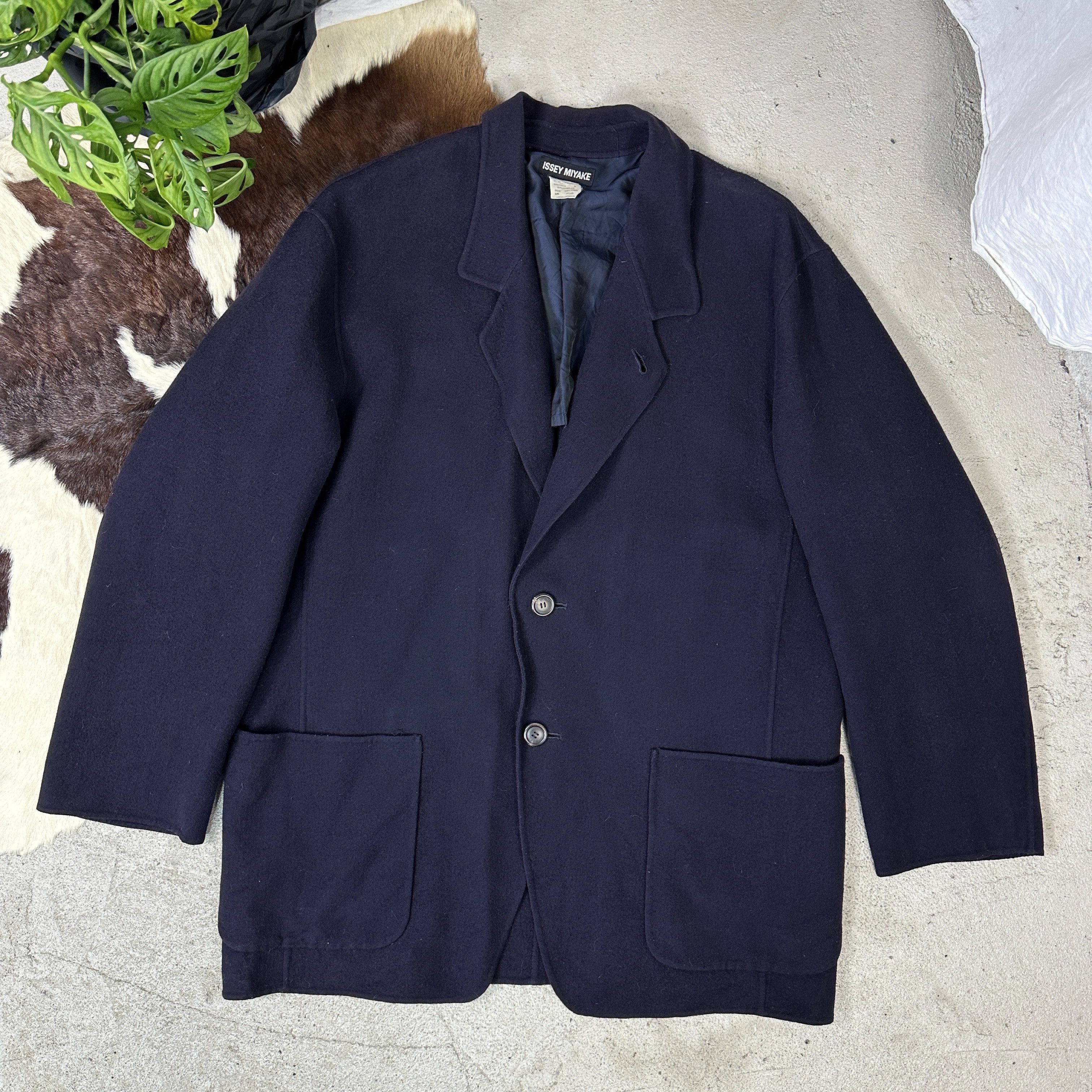 Issey Miyake × Japanese Brand × Vintage Issey Miyake Vintage Archive Coat With Plisse Details Size US L / EU 52-54 / 3 - 7 Thumbnail