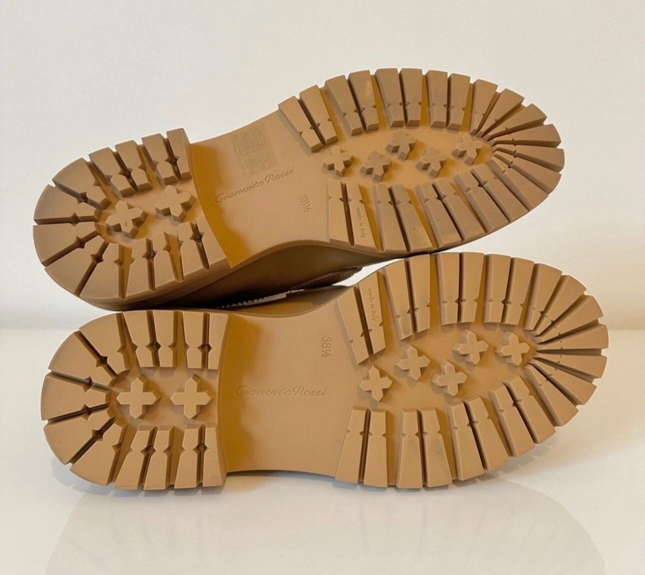 Gianvito Rossi Gianvito Rossi | Round Toe Rubber Sole Size US 8.5 / IT 38.5 - 11 Thumbnail