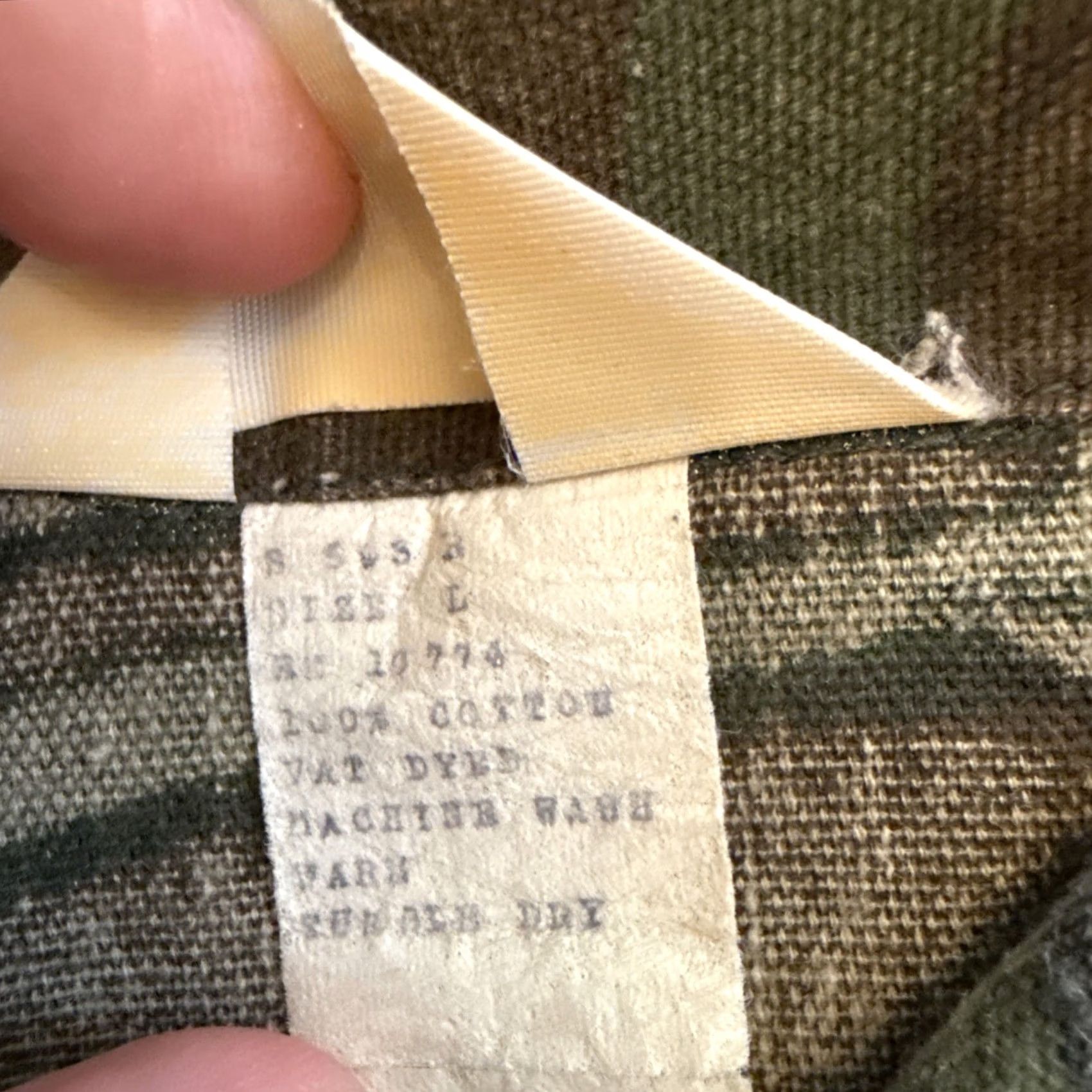 Vintage VINTAGE Ranger Camo Shirt L Men's Button-Front Hunting Single Stitch Military Shirt Size US L / EU 52-54 / 3 - 4 Thumbnail