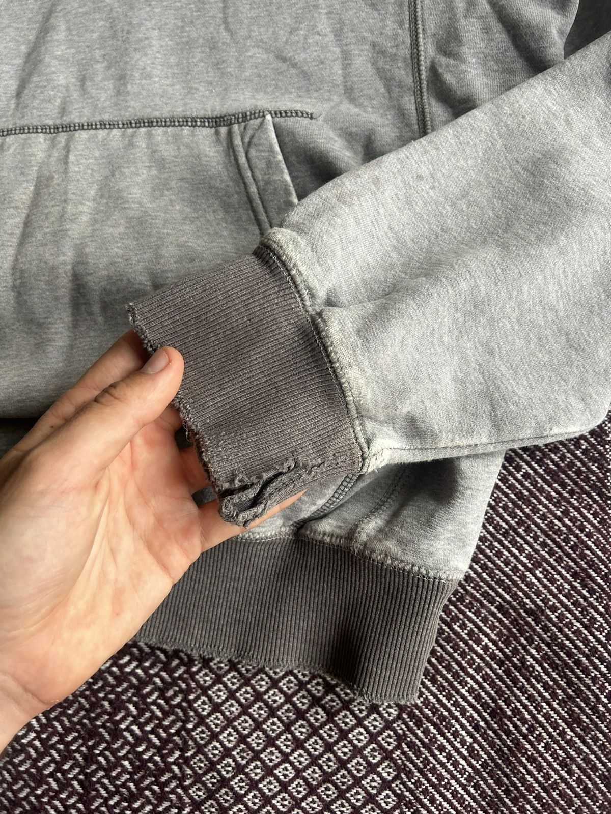 Nike Vintage Nike Distressed Faded Hoodie 00s Streetwear Size M Size US M / EU 48-50 / 2 - 9 Thumbnail
