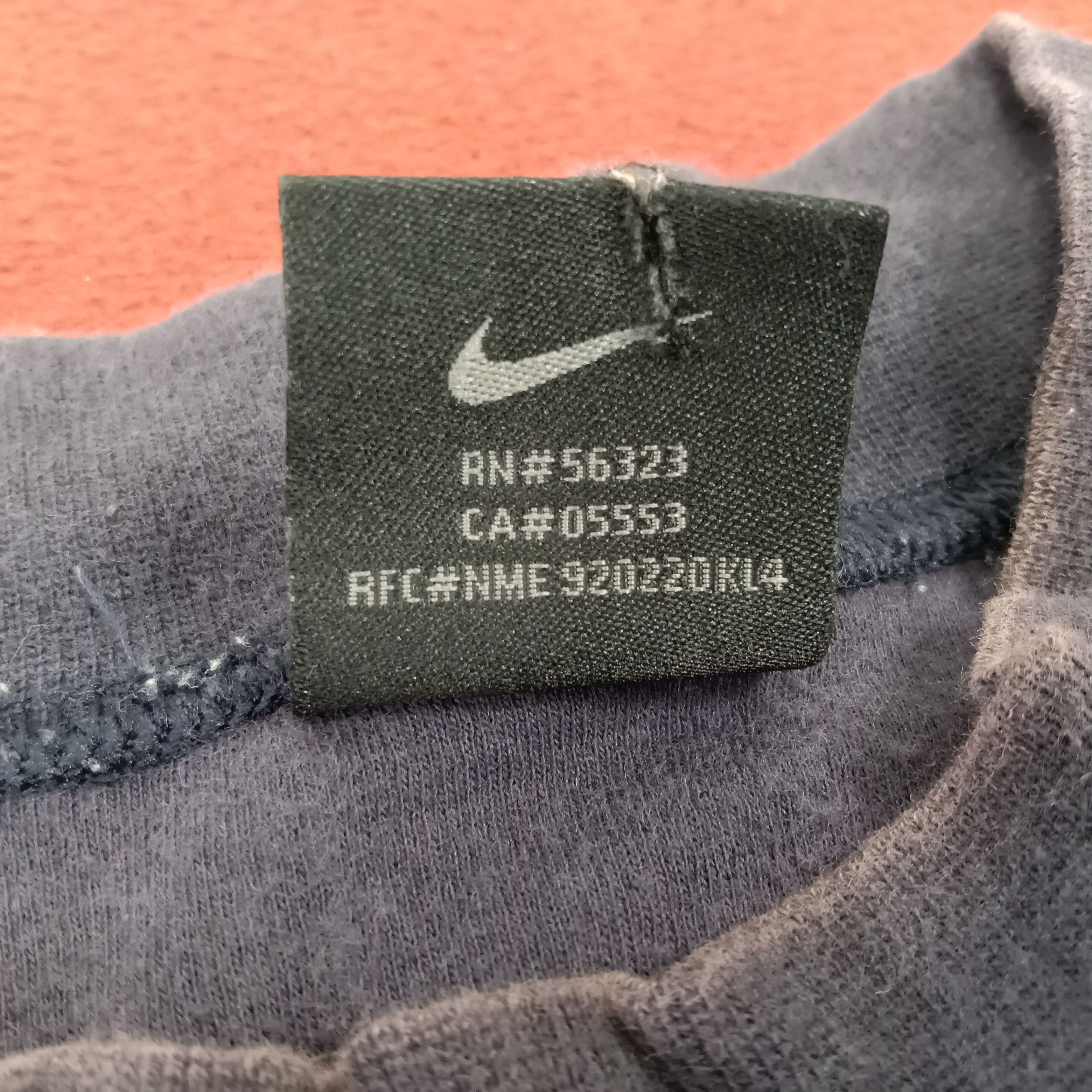 Nike × Vintage Nike Sportswear Streetwear Style Small Logo Design Tshirt Size US L / EU 52-54 / 3 - 5 Thumbnail