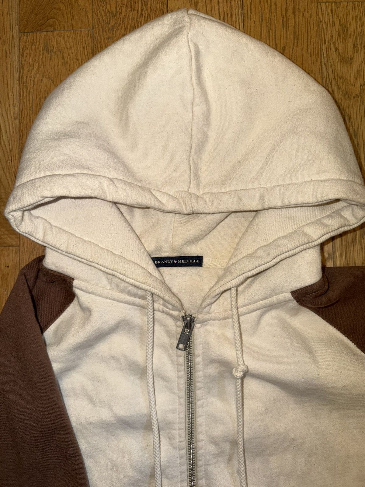Brandy Melville Brandy Melville ZipUp Brown Cream Raglan Sweatshirt Size ONE SIZE - 3 Thumbnail
