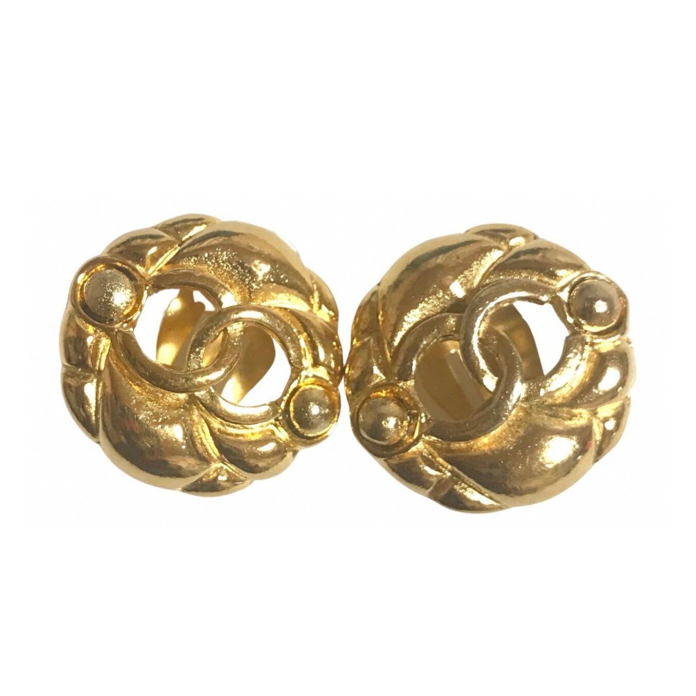 Chanel Vintage CHANEL gold tone round earrings with CC mark. Classi Size ONE SIZE - 1 Thumbnail