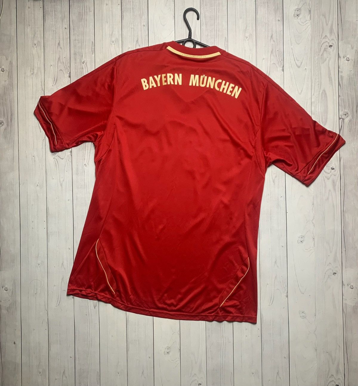 Vintage Vintage adidas Bauer Munich soccer jersey gold line size XXL Size US XXL / EU 58 / 5 - 6 Thumbnail