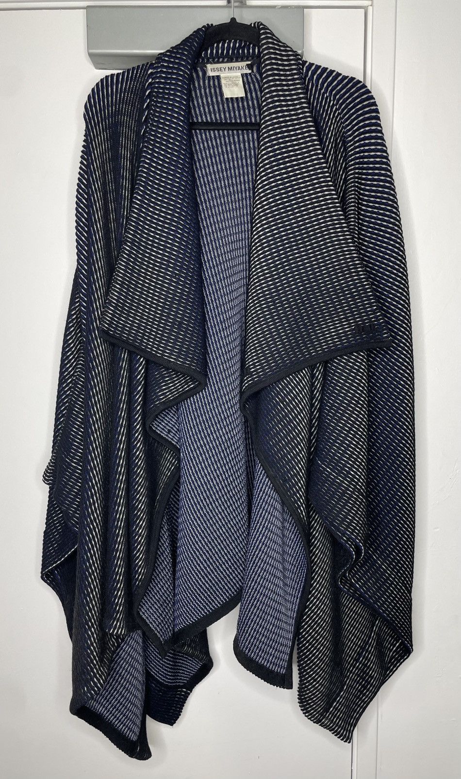 Issey Miyake Vintage Issey Miyake Cardigan Size M / US 6-8 / IT 42-44 - 1 Thumbnail