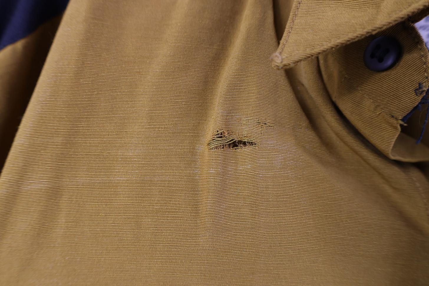 Vintage Vintage 90s Streetwear Rayon Gabardine Button Shirt Size US M / EU 48-50 / 2 - 5 Thumbnail
