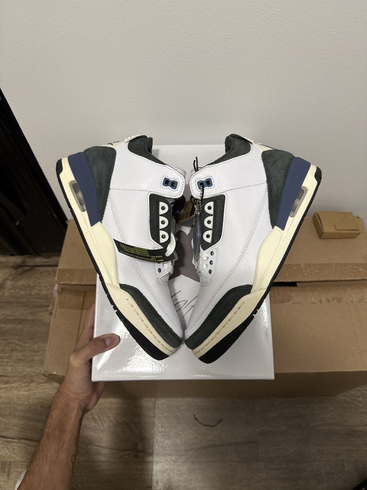 Jordan Brand Air Jordan 3 Retro 3 OG SP A Ma Maniére Diffused Blue Size US 10 / EU 43 - 2 Thumbnail