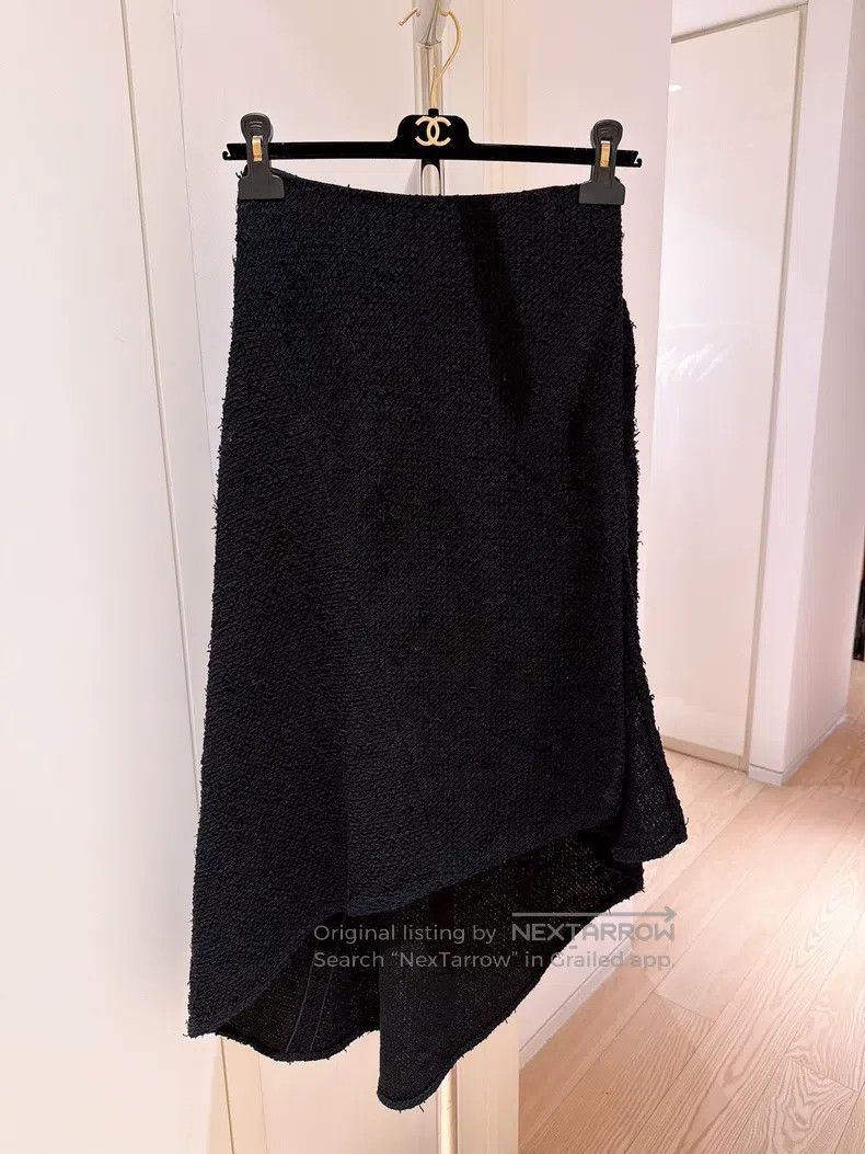Chanel Chanel 21S spring and summer sequin pocket black tweed ski Size 42" / US 20 - 2 Thumbnail