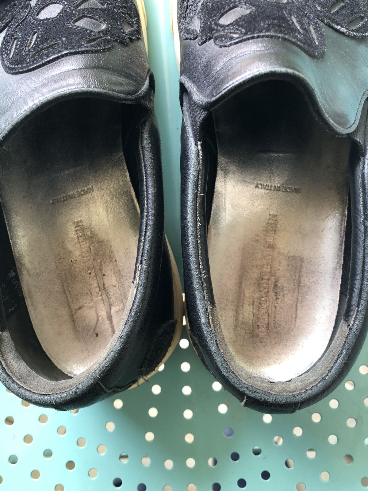 Alexander McQueen Alexander McQueen 432336 Black Leather Sneakers size 40 Size US 6.5 / EU 39-40 - 17 Thumbnail