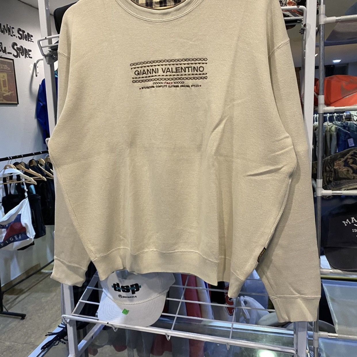 Gianni Valentino Vintage 90s Designer Gianni Valentino Embroided Sweatshirt Size US L / EU 52-54 / 3 - 4 Thumbnail