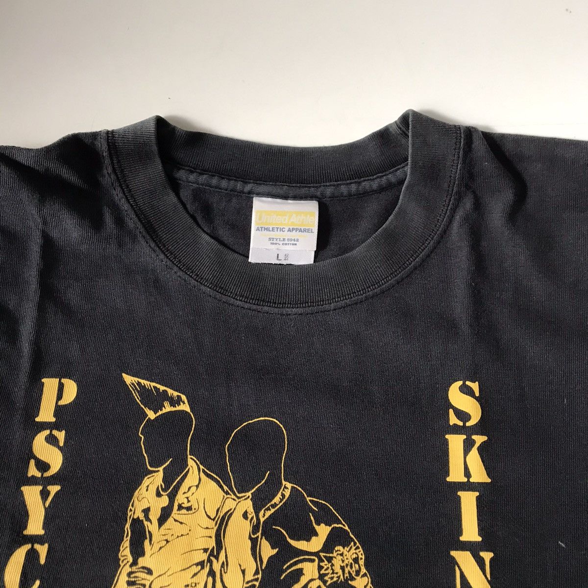Band Tees × Vintage SKINHEAD VS PSYCHOBILLY Bronze fist Record t shirt tee black Size US M / EU 48-50 / 2 - 10 Thumbnail