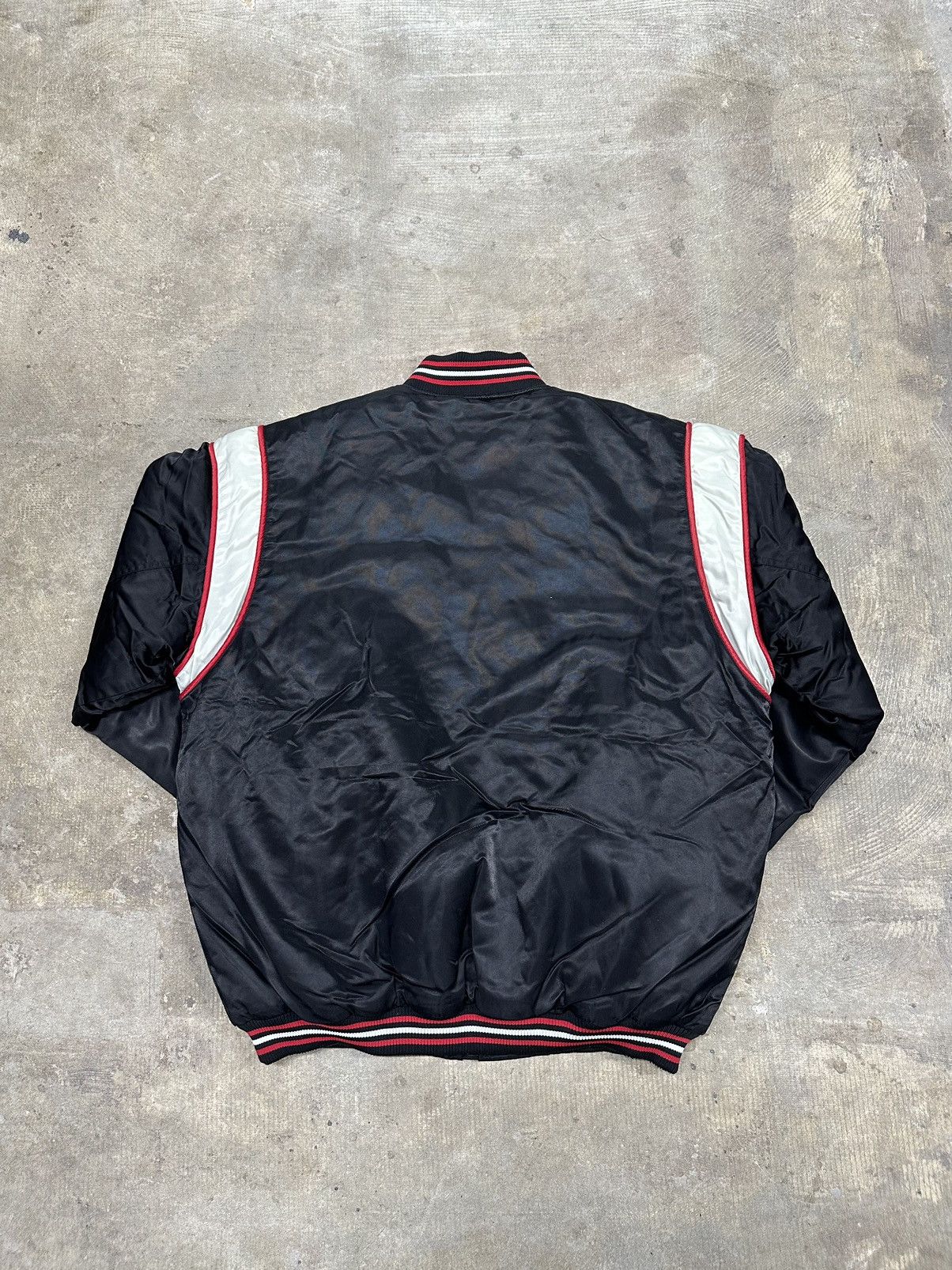 Fubu × Vintage Vintage 90s Y2K Quilted FUBU Spell Out Satin Jacket Size XL Size US L / EU 52-54 / 3 - 6 Thumbnail