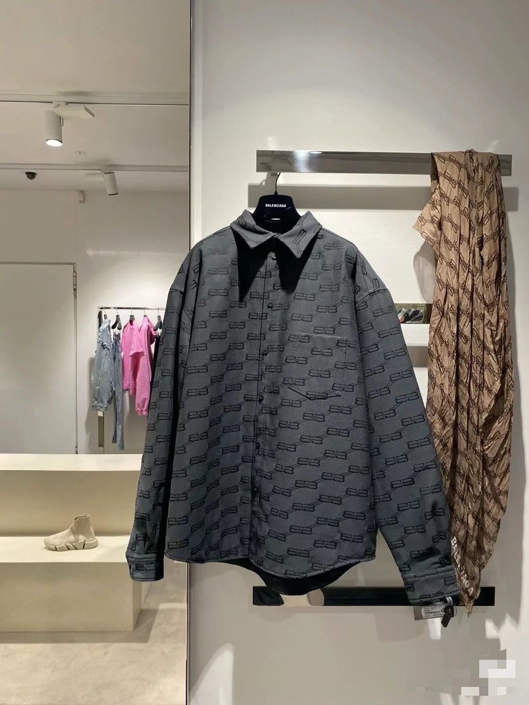 Balenciaga Balenciaga cool fried 23 full-print cotton-padded jacket Size XL / US 12-14 / IT 48-50 - 1 Thumbnail