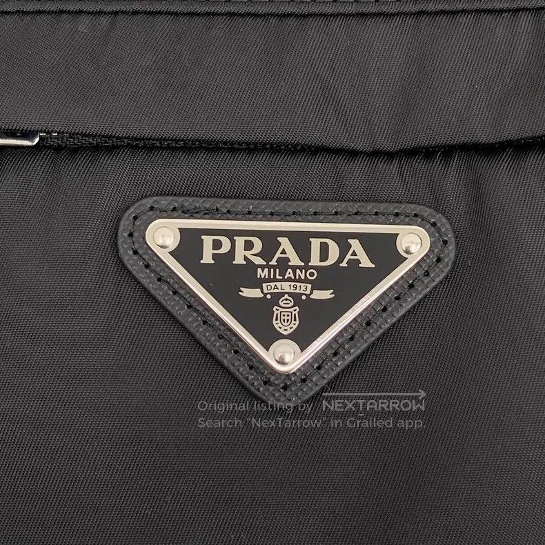 Prada Prada Black triangle nylon long-sleeved jacket Size US M / EU 48-50 / 2 - 5 Thumbnail