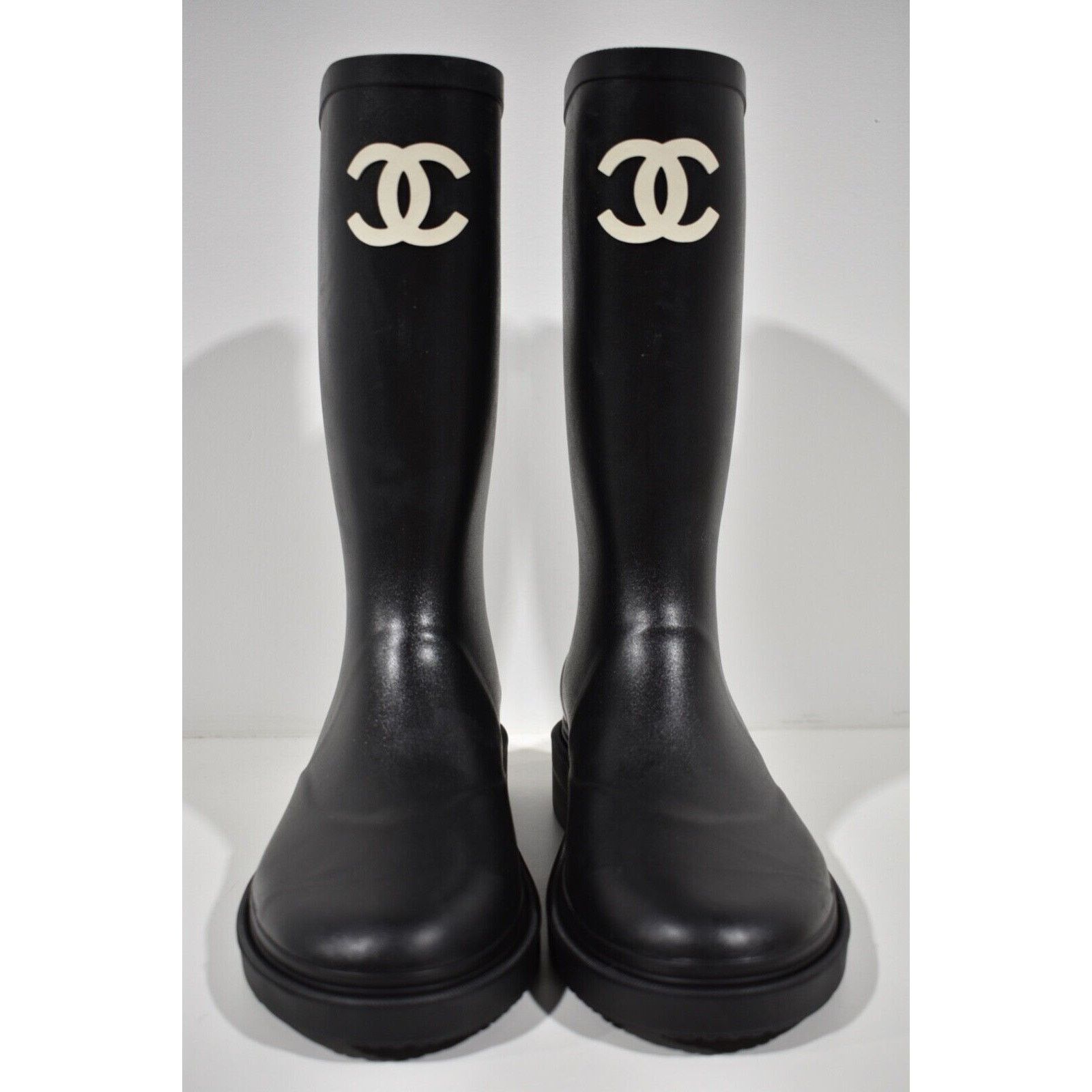 Chanel Chanel REV Black White CC Logo High Rubber Rain Boots 41 Size US 11 / IT 41 - 5 Thumbnail