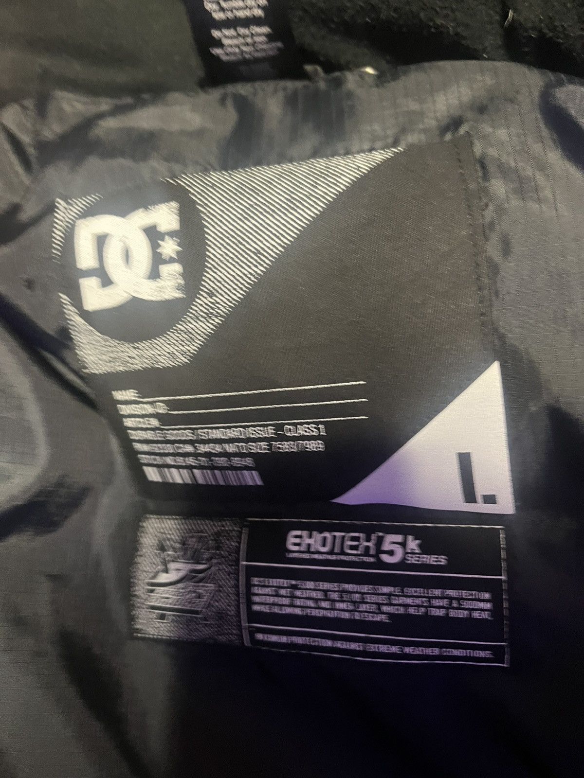 DC Dc Gold Chain snowboard puffer (Rare) Size US L / EU 52-54 / 3 - 4 Thumbnail