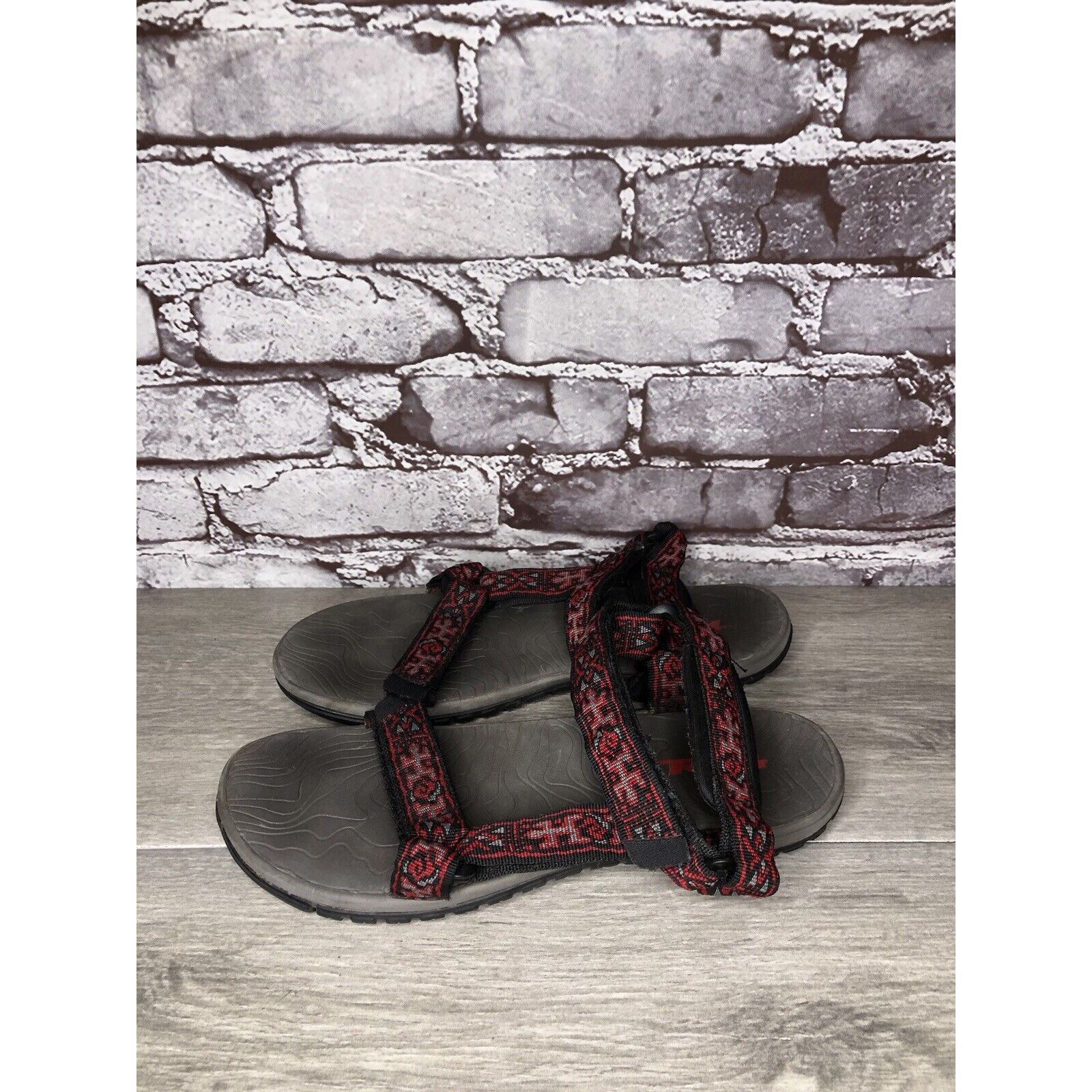 Teva Teva Hurricane 3 Red Black Lizard Print Nylon Strappy Hiking Size US 7 / EU 40 - 18 Thumbnail