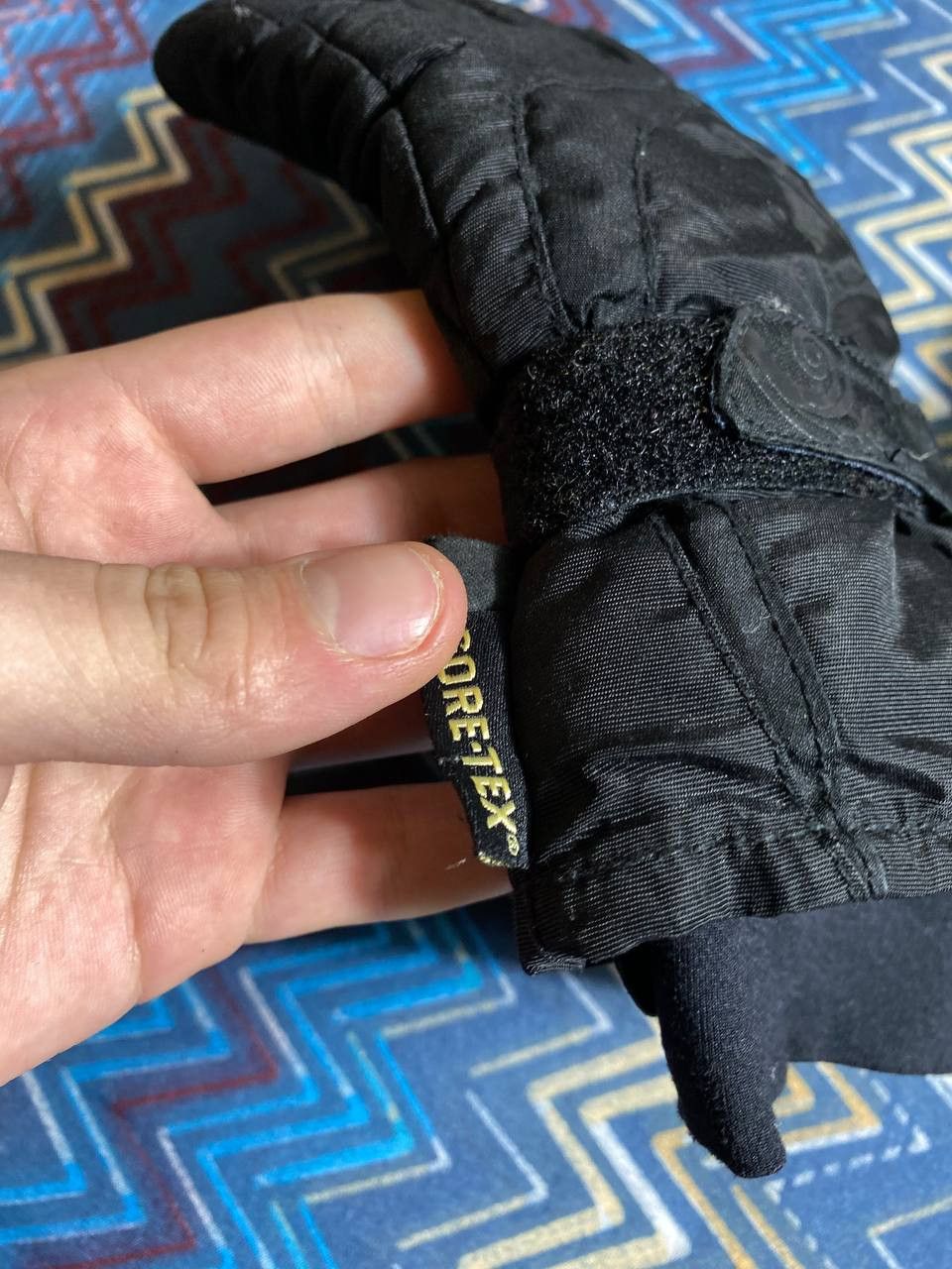 Salomon Gloves Salomon black Vintage streetwear Y2K Size ONE SIZE - 11 Thumbnail