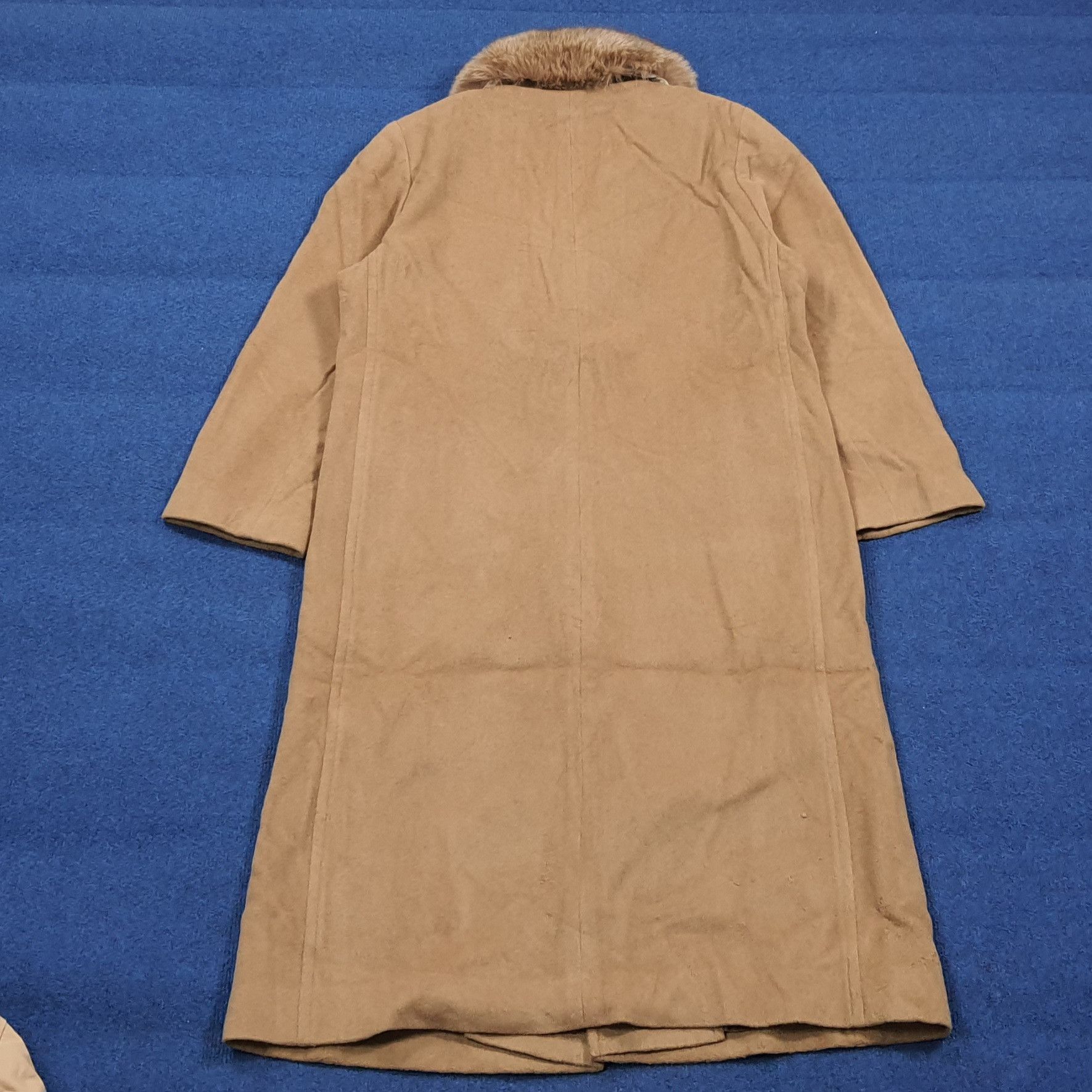 Vintage Camel Long Coat by Dormeuil Paris Faux Fur Collar C306N4 Size US L / EU 52-54 / 3 - 3 Thumbnail