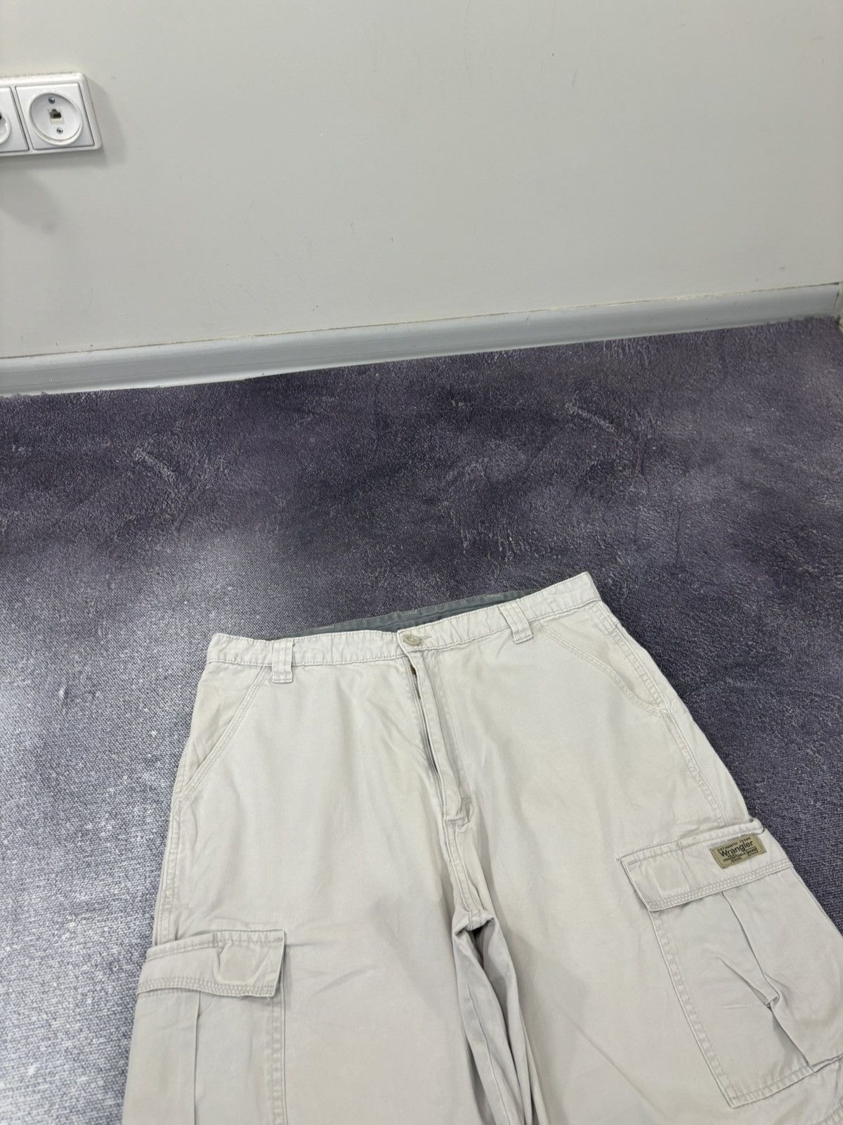 Vintage Vintage Wrangler Y2K American Hype Beige Cargo Shorts Size US 34 / EU 50 - 5 Thumbnail