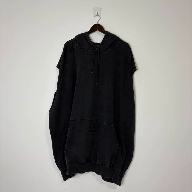 Balenciaga Balenciaga Vest sweater vest Size US L / EU 52-54 / 3 - 1 Thumbnail