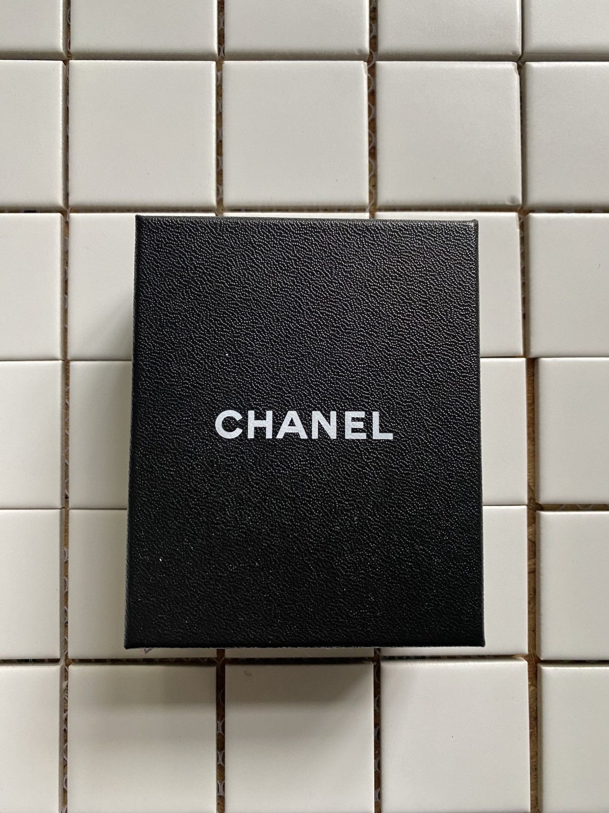 Chanel Chanel Gold Wheat Pattern Logo Drop Earrings Size ONE SIZE - 4 Thumbnail