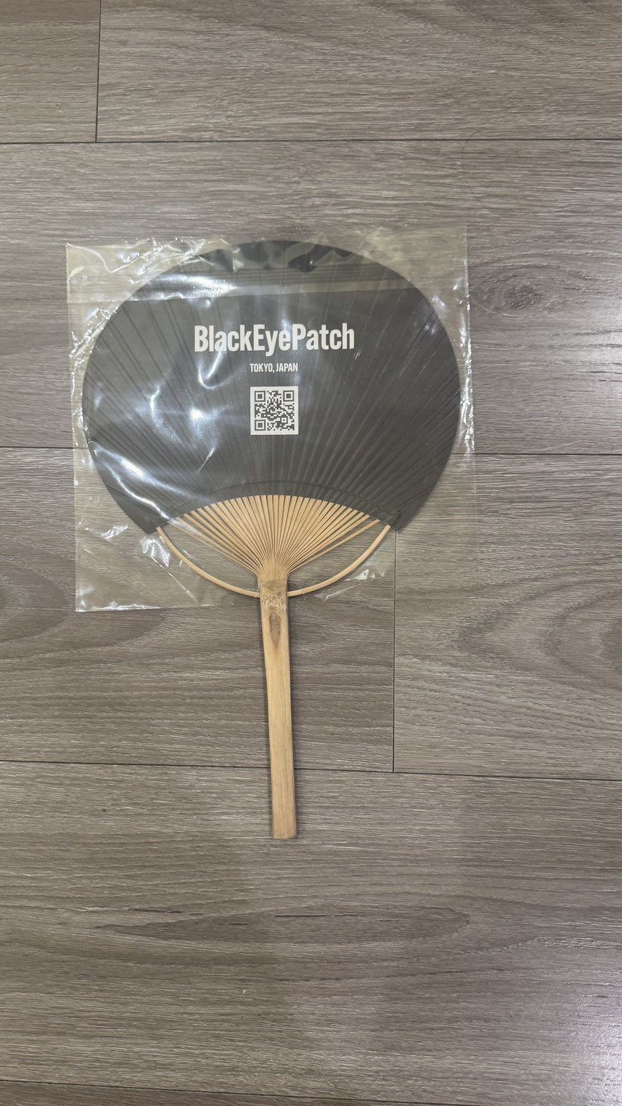 BlackEyePatch Black Eye Patch Fan and pocket tissue set Size ONE SIZE - 2 Thumbnail