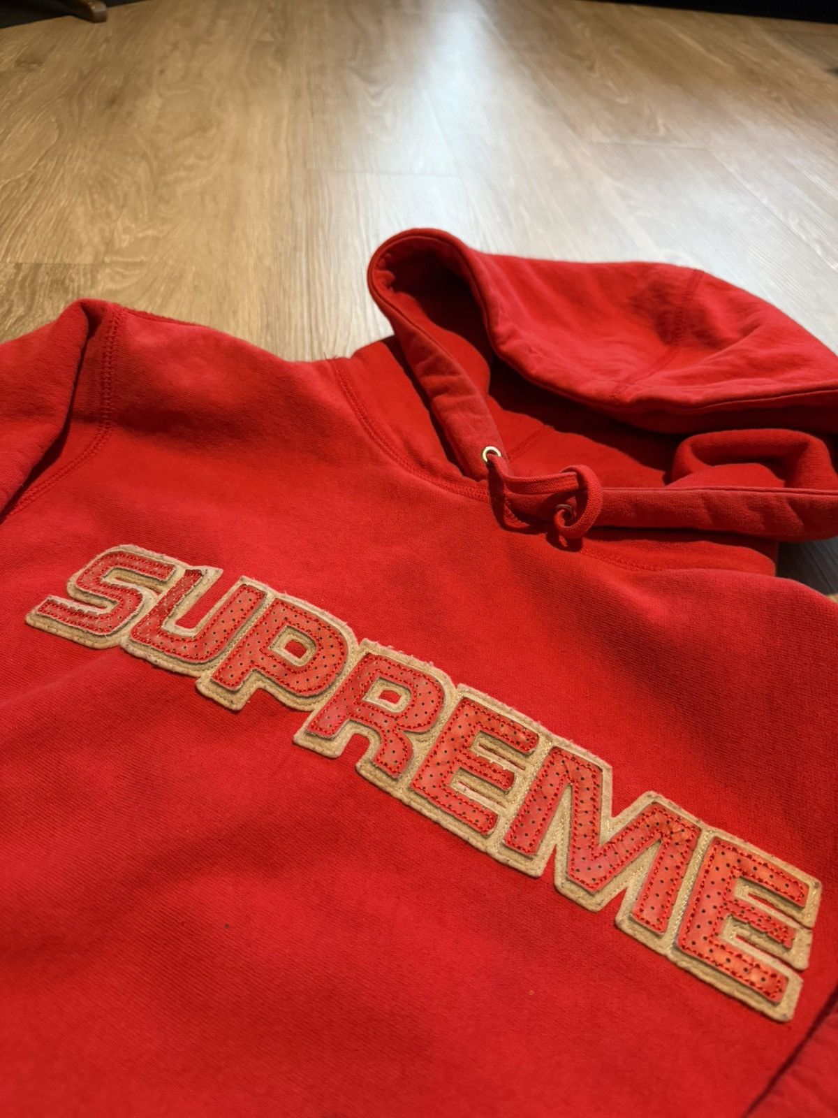 Supreme FW 2018 Supreme Red Perforated Hoodie Size US M / EU 48-50 / 2 - 2 Thumbnail