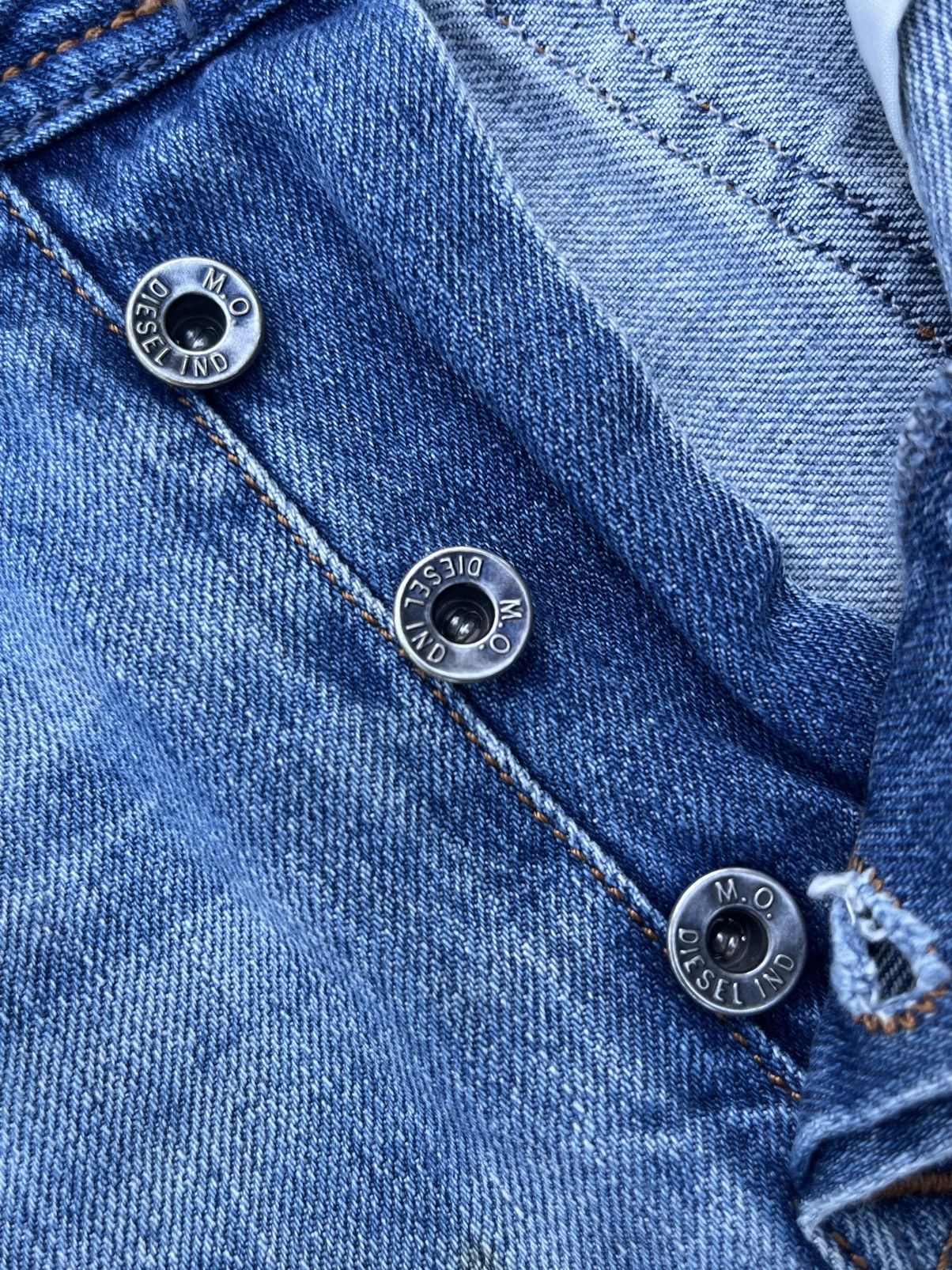Diesel Vintage Y2K Diesel Larkee Light Blue Distressed Classic Jean Size US 32 / EU 48 - 11 Thumbnail