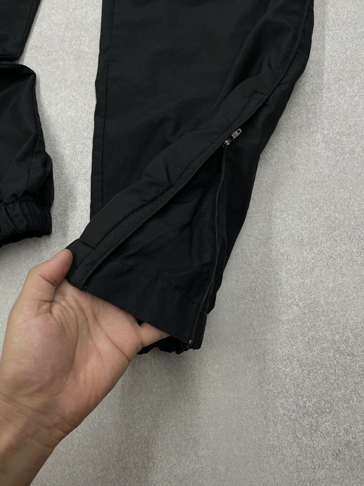 Nike Vintage Nike Nylon Black Sweatpants Drill Drip Y2K ACG TECH Size US 34 / EU 50 - 6 Thumbnail