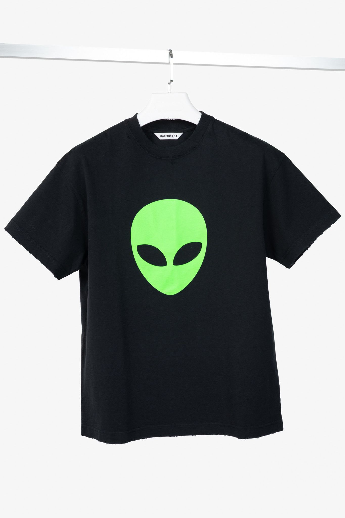 Balenciaga Balenciaga Black Alien-Graphic Distressed Cotton T-Shirt Size XS / US 0-2 / IT 36-38 - 1 Thumbnail