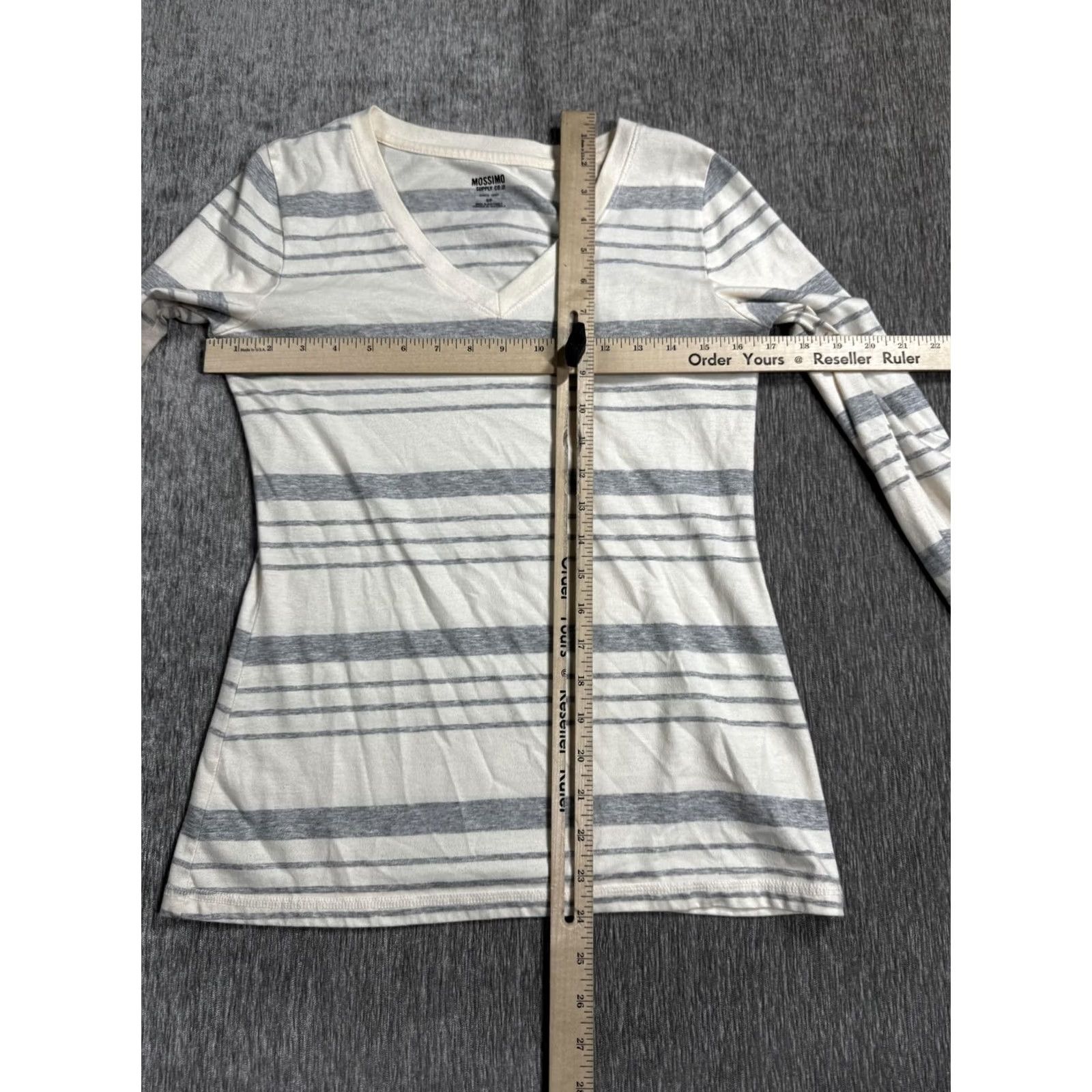 Mossimo [{"output": "Mossimo Supply Co Shirt Women S White Gray Stripe Long Sleeve V Neck - Pre-Owned Size S / US 4 / IT 40 - 4 Thumbnail