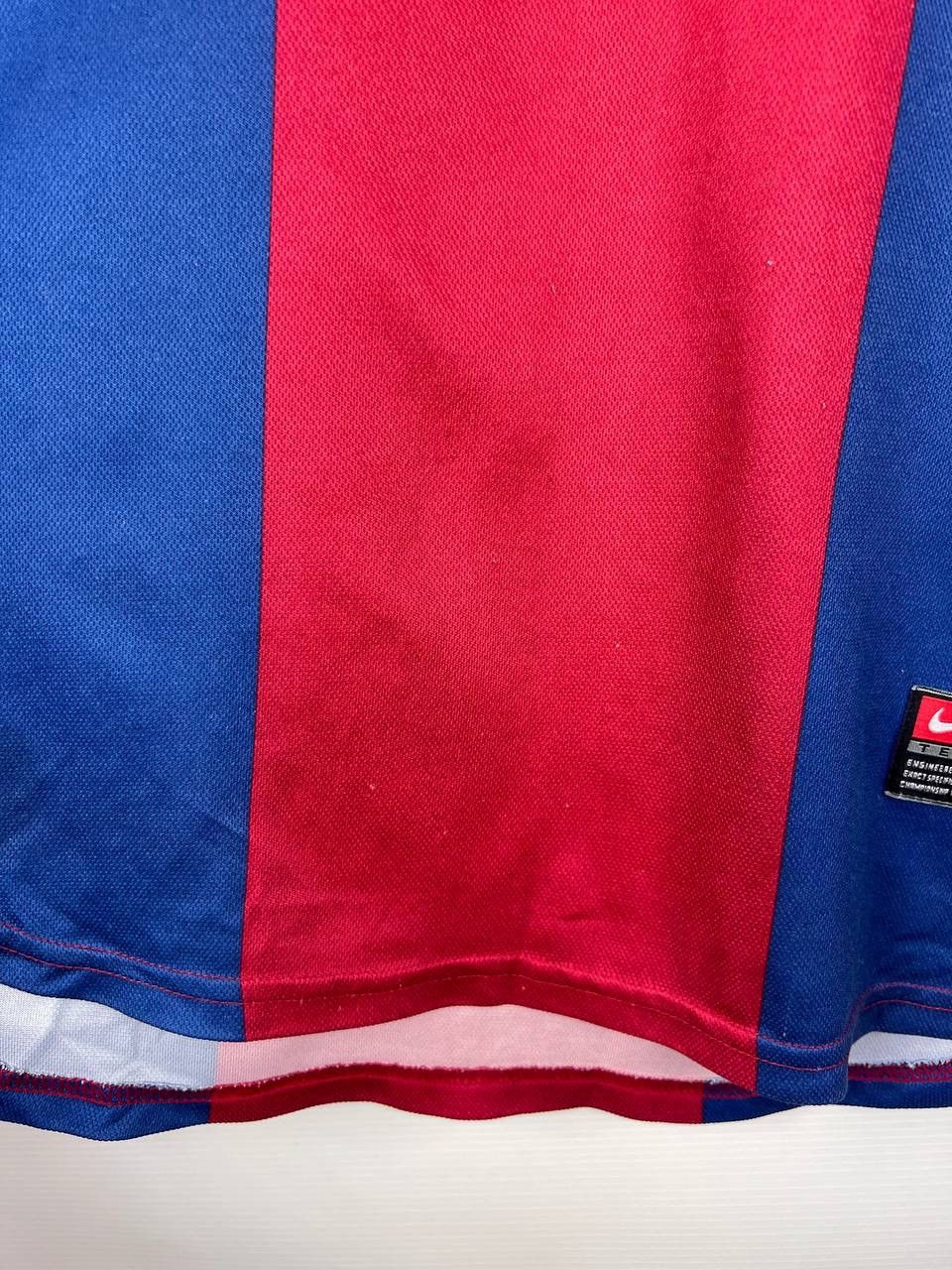 Nike Barcelona 1998/99 Nike jersey vintage t-shirts size L Size US L / EU 52-54 / 3 - 10 Thumbnail