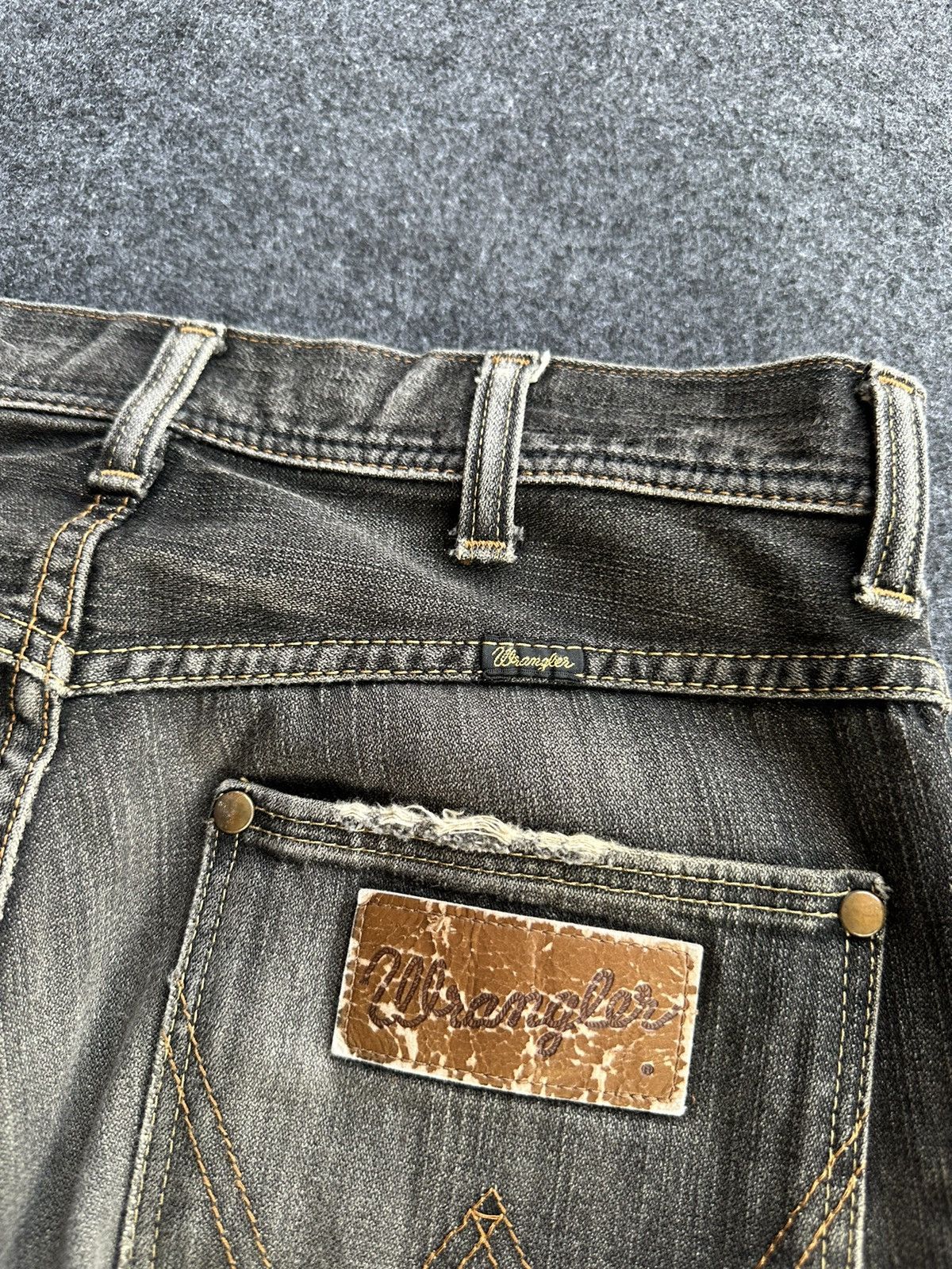 Wrangler Vintage Black Faded Distressed Denim F88