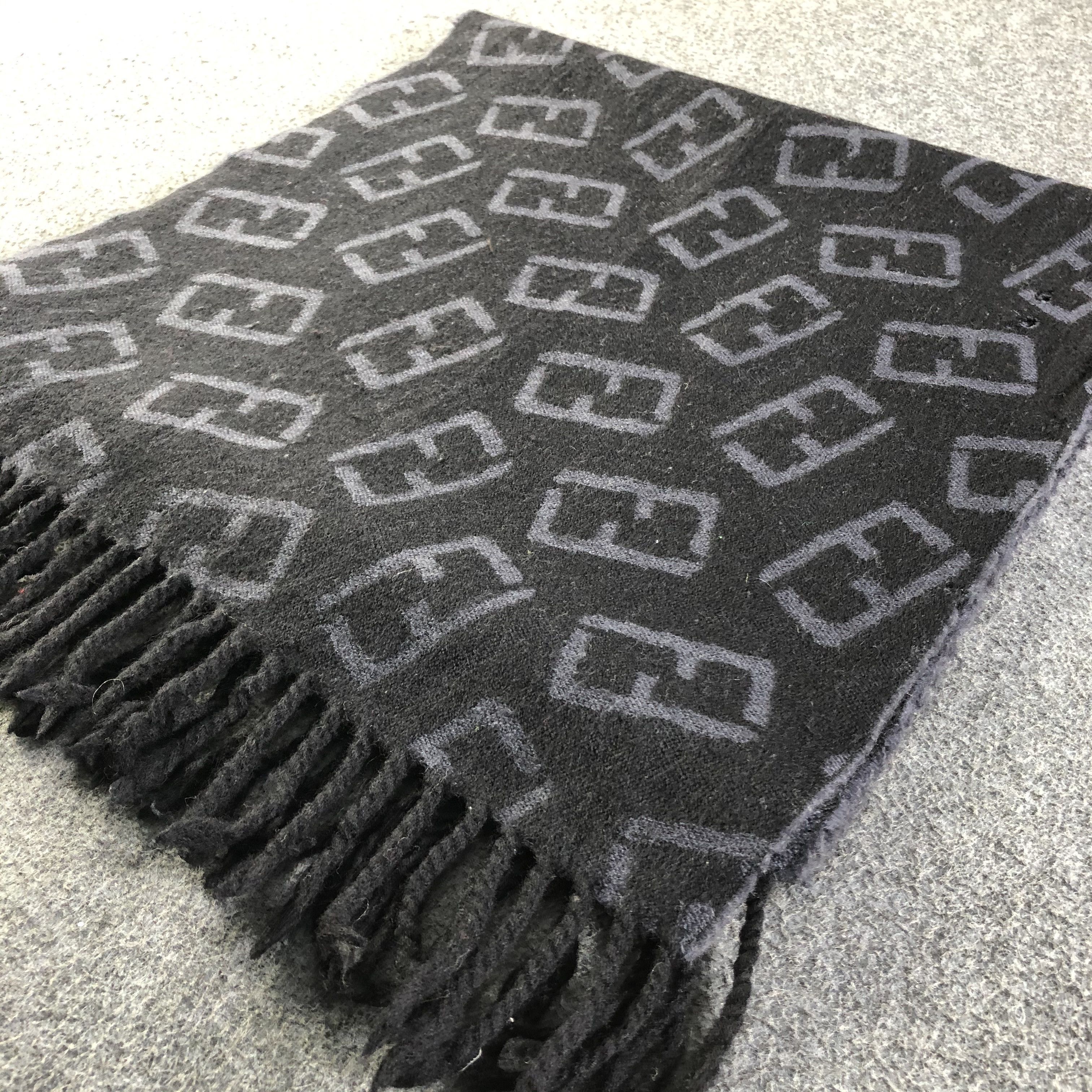 Fendi Fendi Scarf / Muffler / Neckwear Size ONE SIZE - 4 Thumbnail