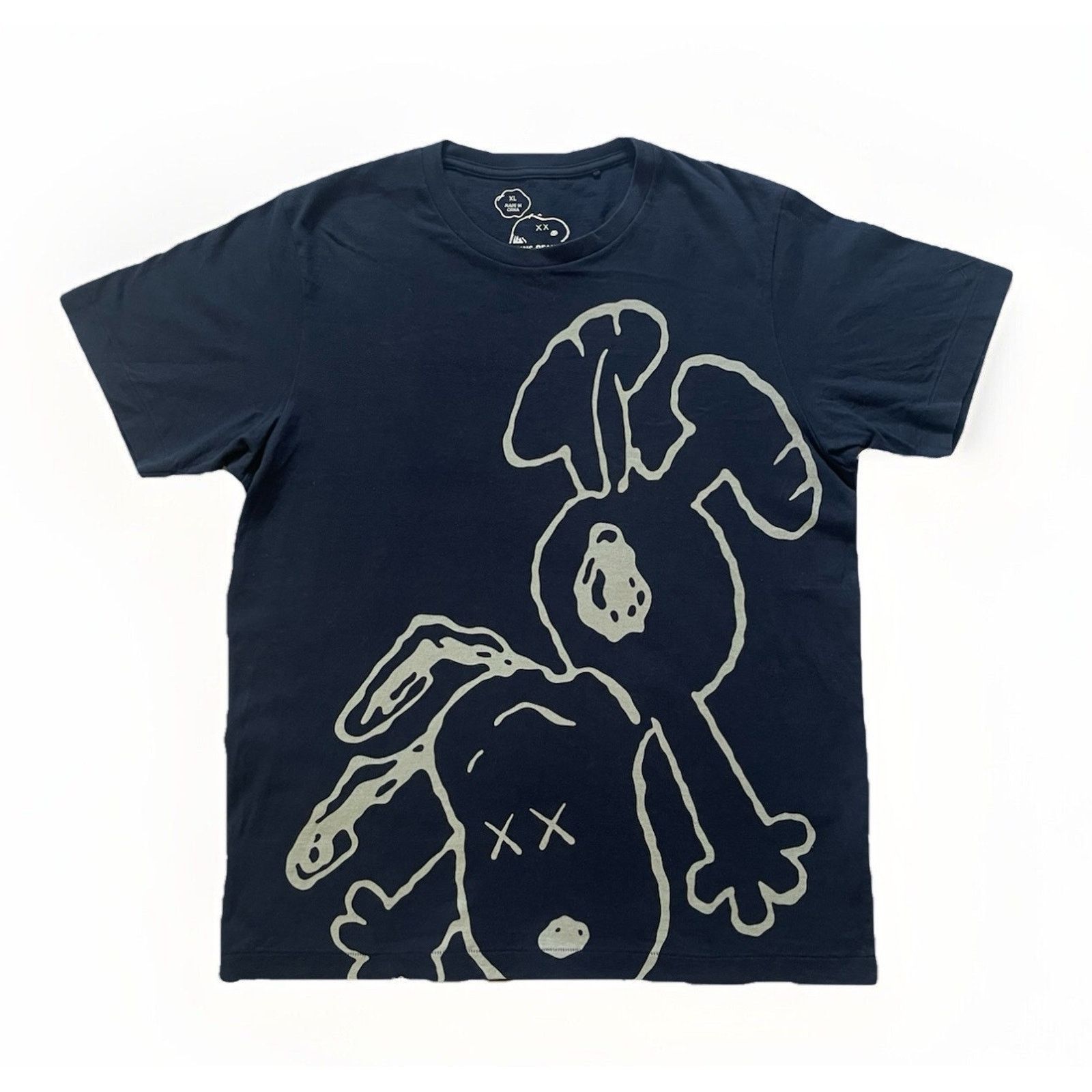 Kaws NEW Kaws X Peanuts Falling Snoopy T-shirt Navy Blue UNIQLO Size US XL / EU 56 / 4 - 1 Thumbnail