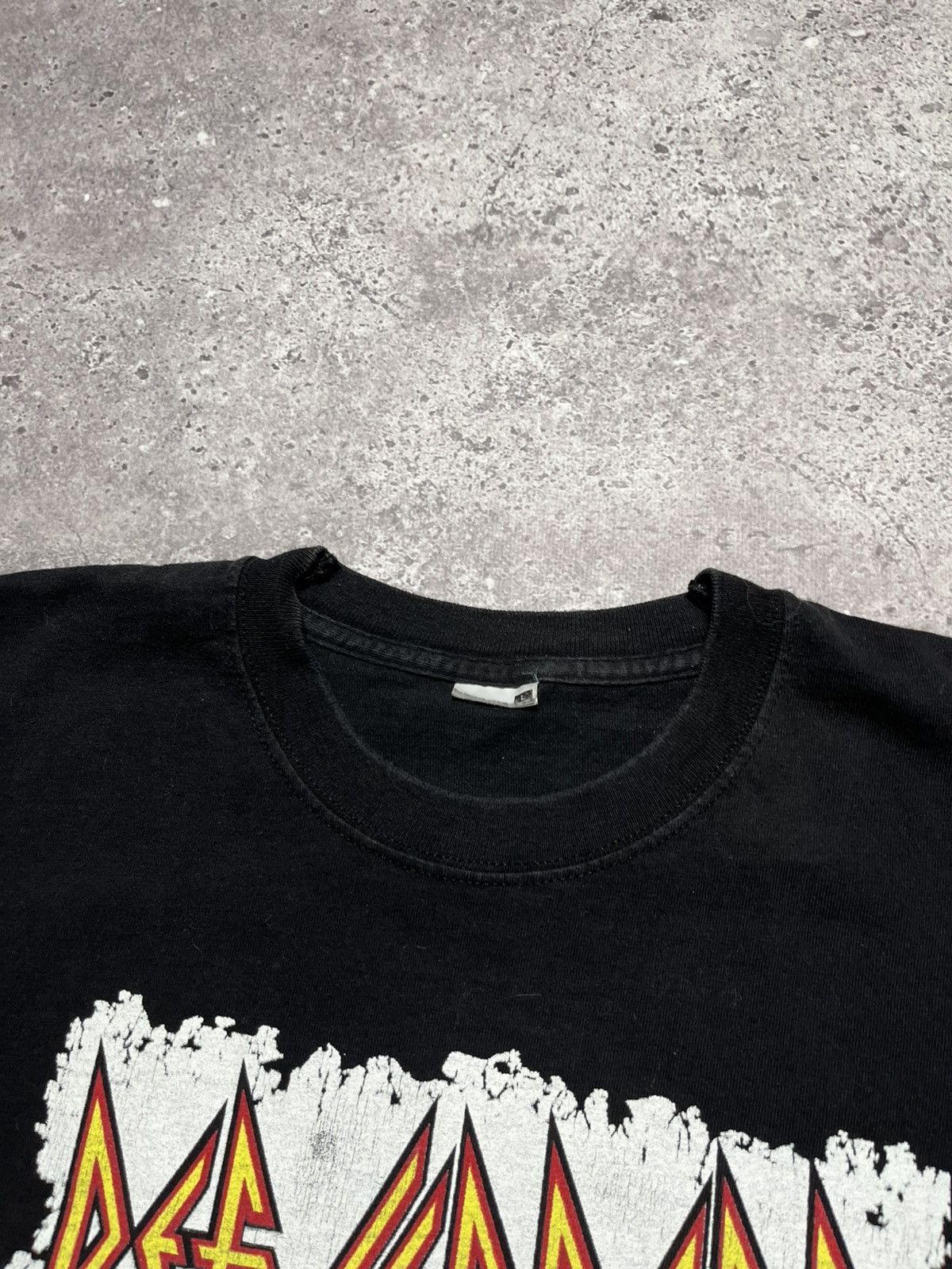 Band Tees Man's Vintage 2011 DEF LEPPARD Tour Band Tee Size US L / EU 52-54 / 3 - 3 Thumbnail